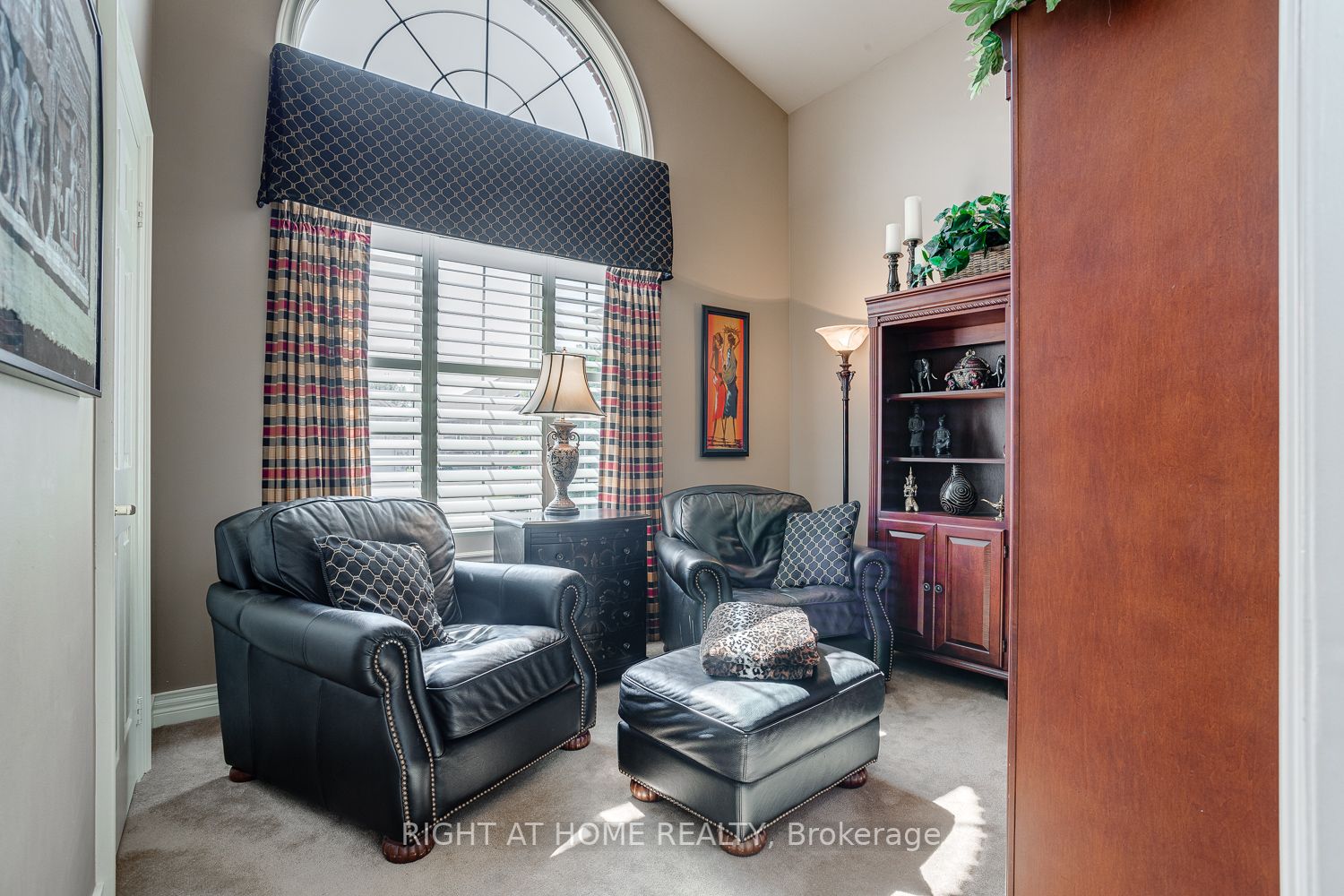 311 Waterbury Crescent