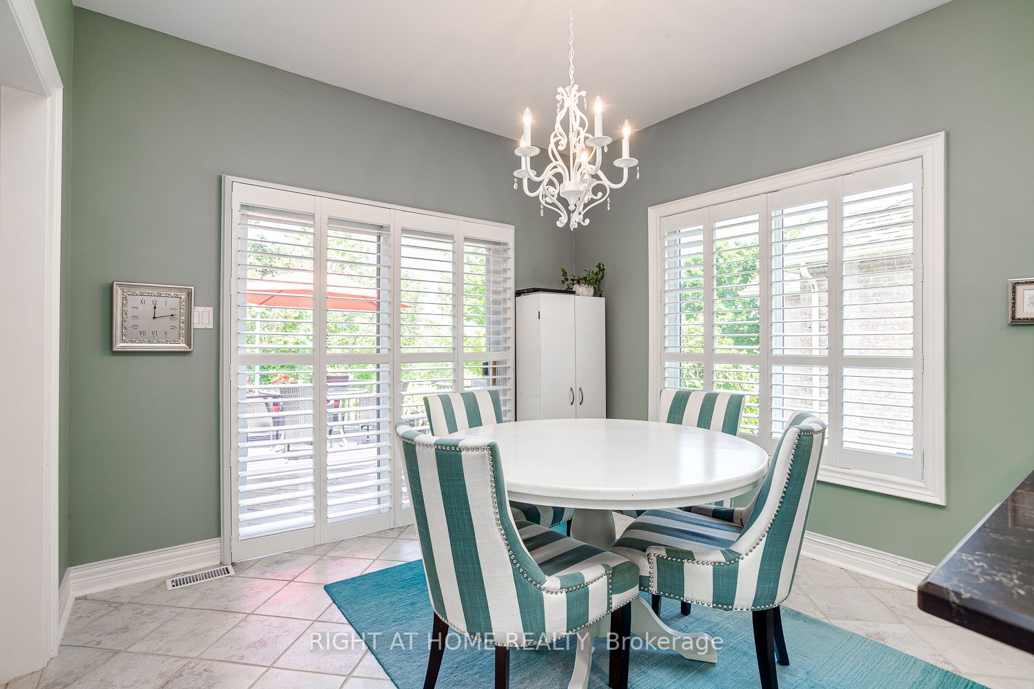 311 Waterbury Crescent