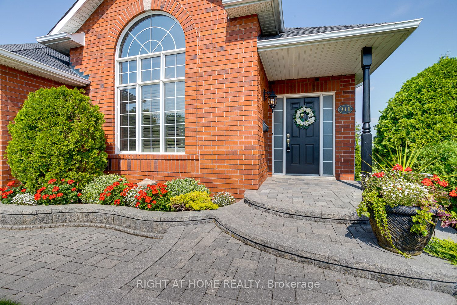 311 Waterbury Crescent