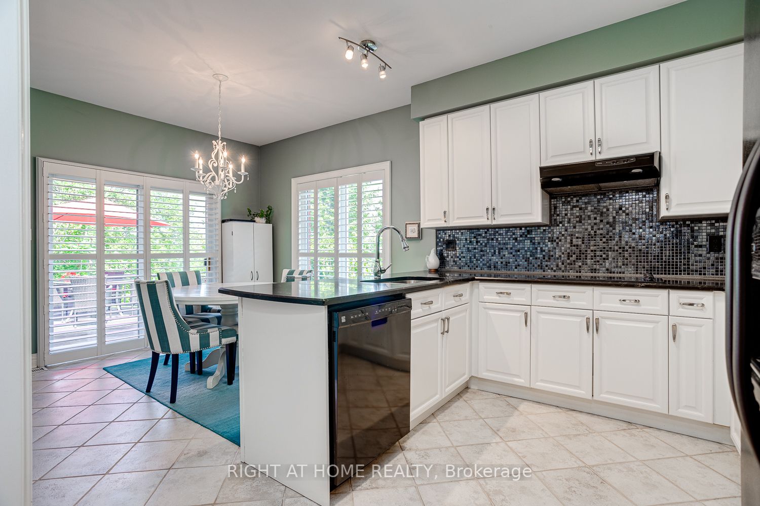 311 Waterbury Crescent
