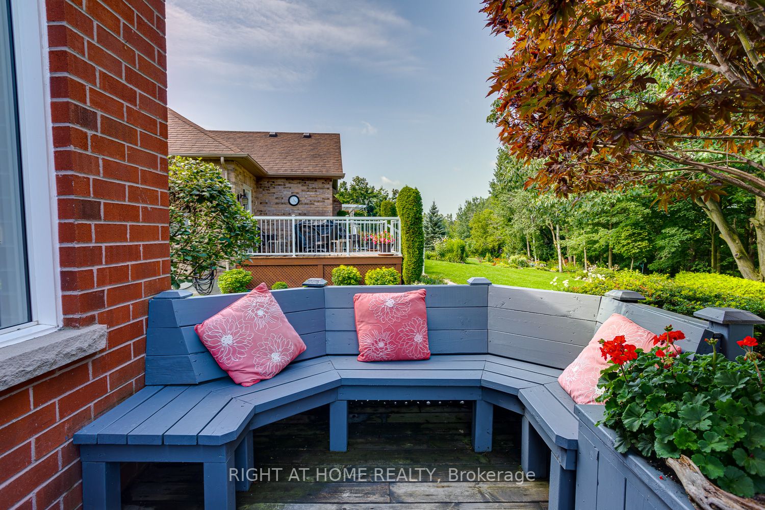 311 Waterbury Crescent