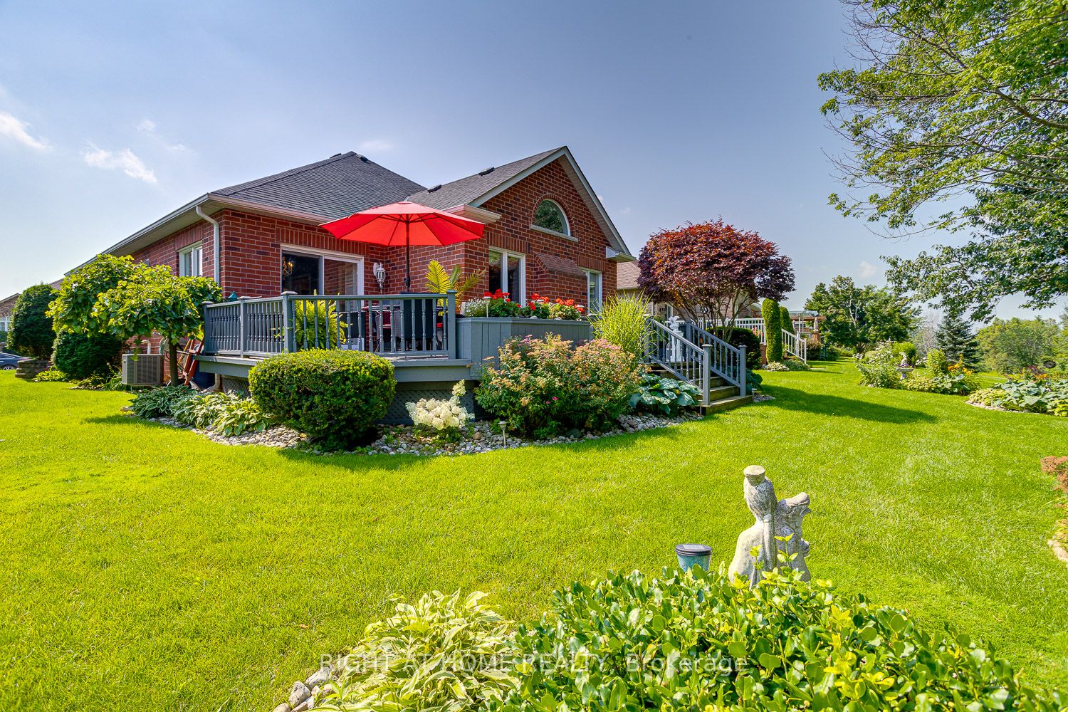 311 Waterbury Crescent