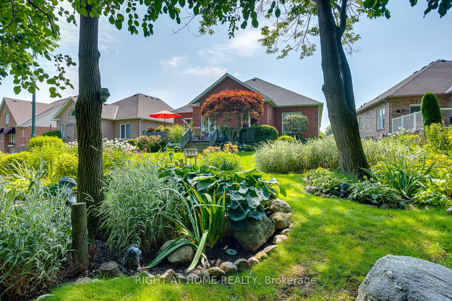 311 Waterbury Crescent