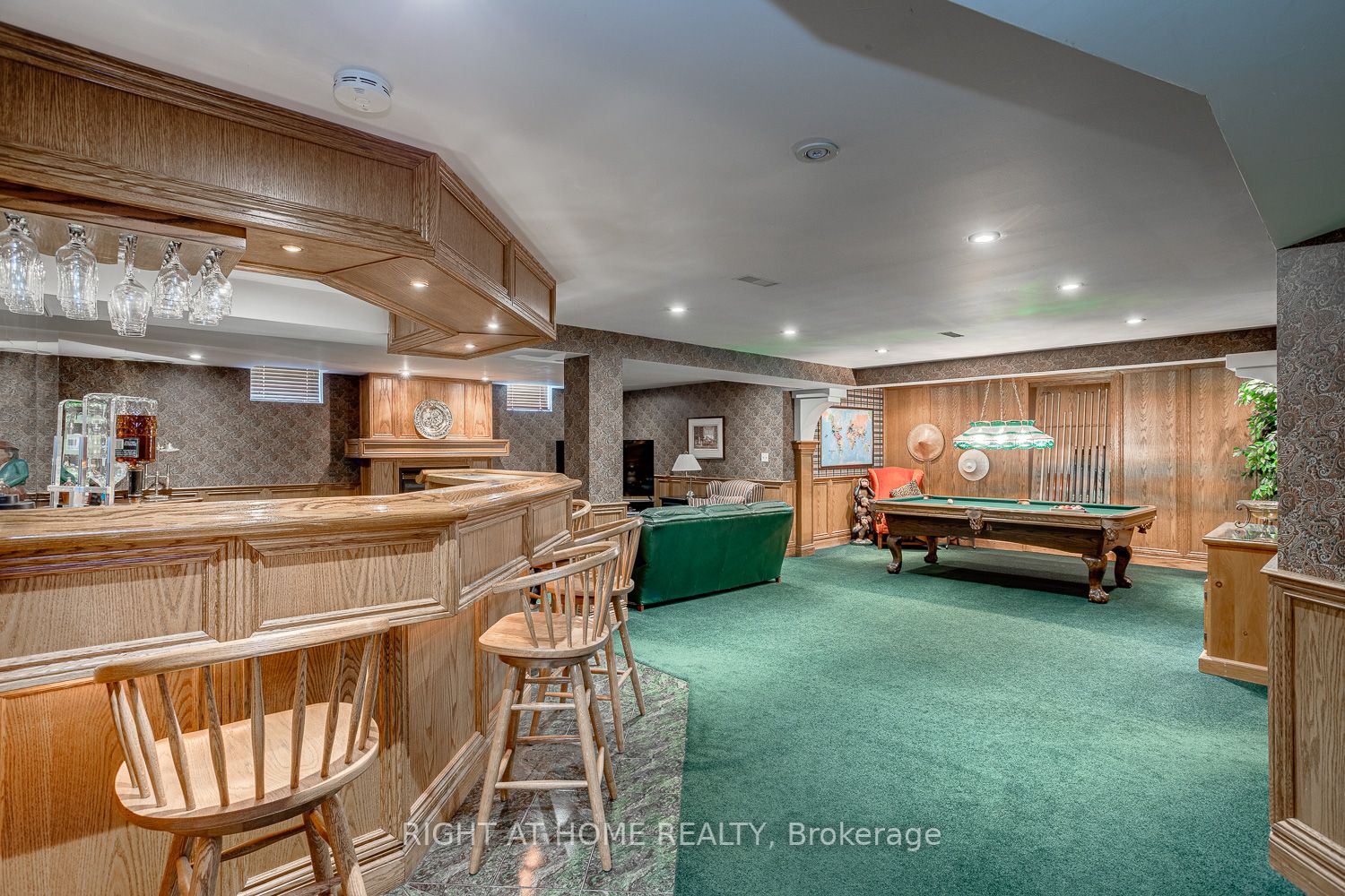 311 Waterbury Crescent