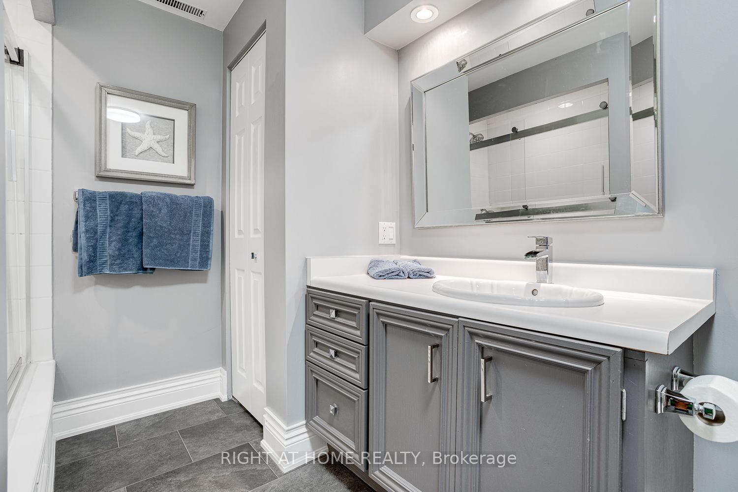 311 Waterbury Crescent