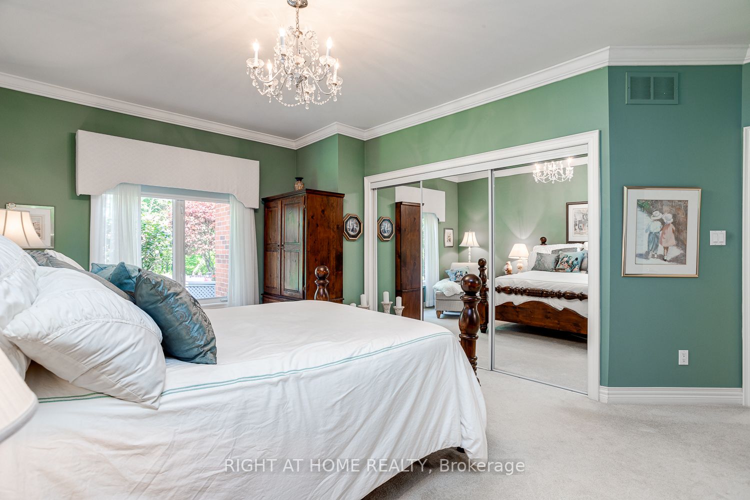 311 Waterbury Crescent