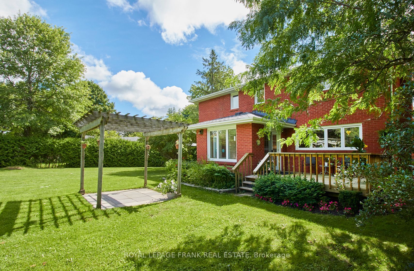 5 Edinborough Ave