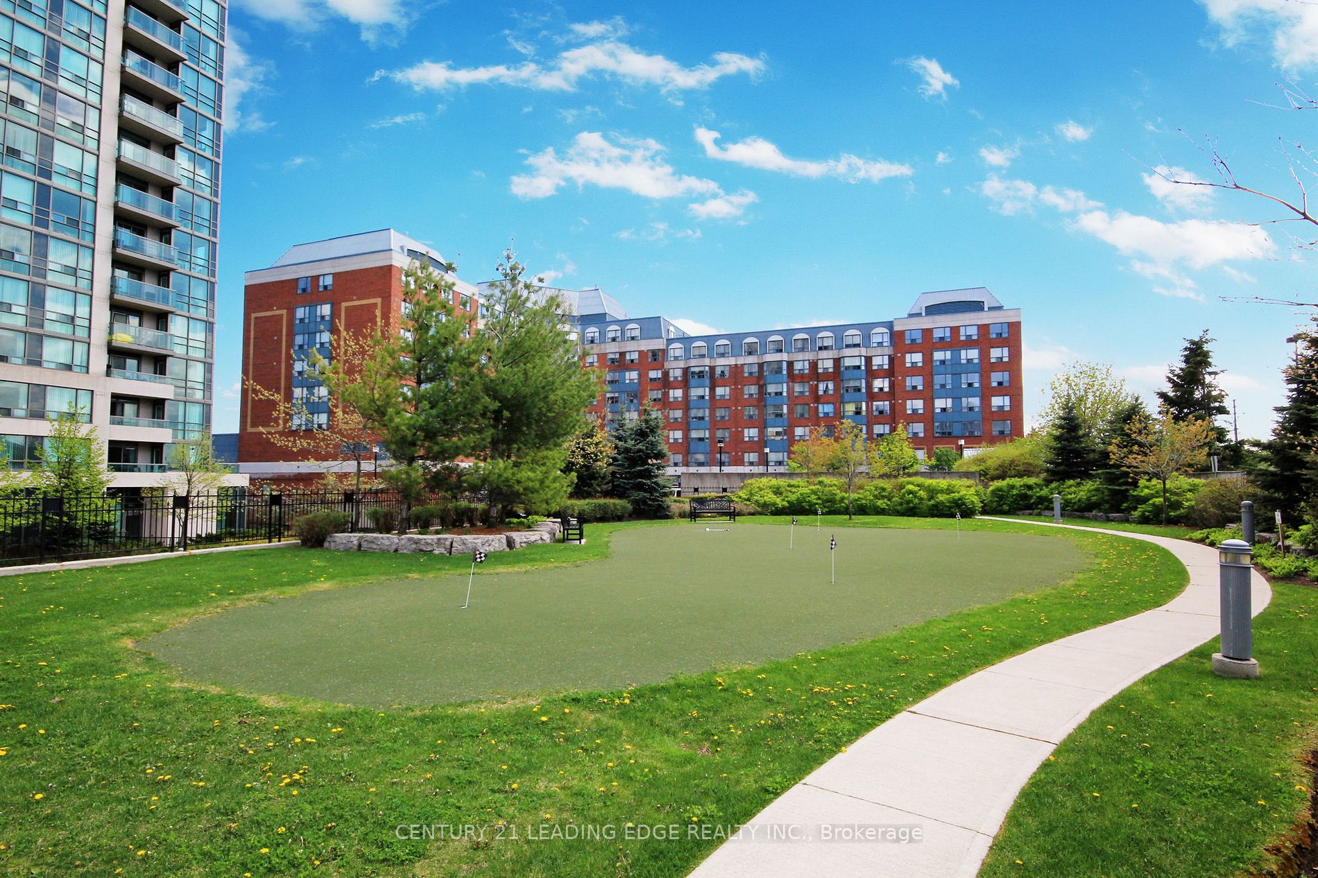 68 Grangeway Ave, #1708