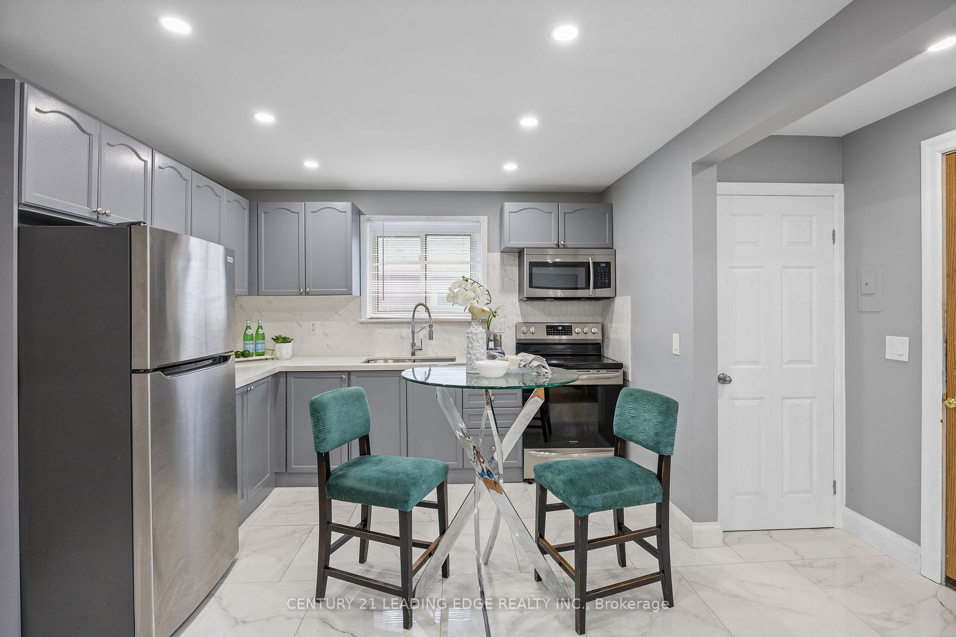 159 Cadillac Ave S