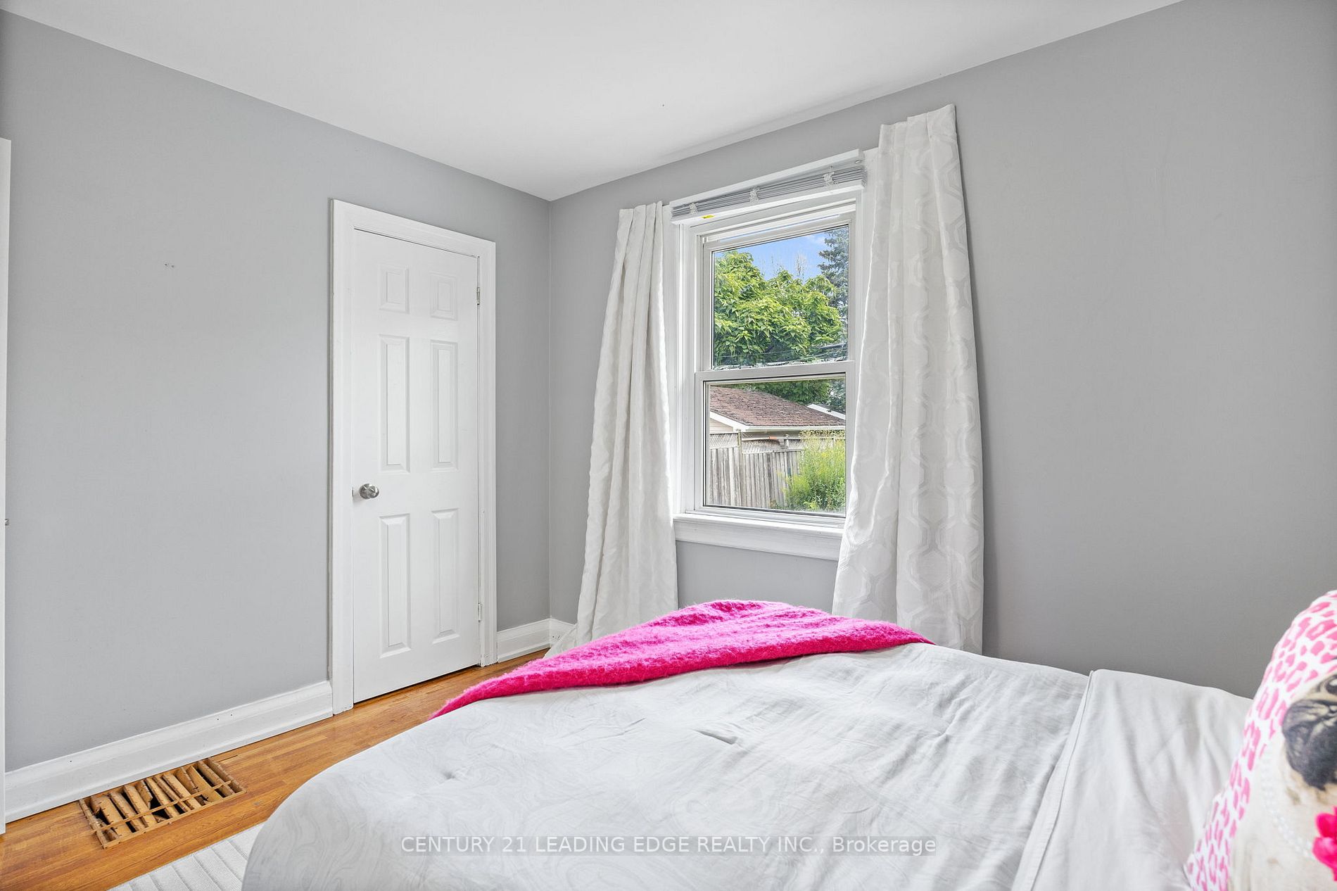 159 Cadillac Ave S