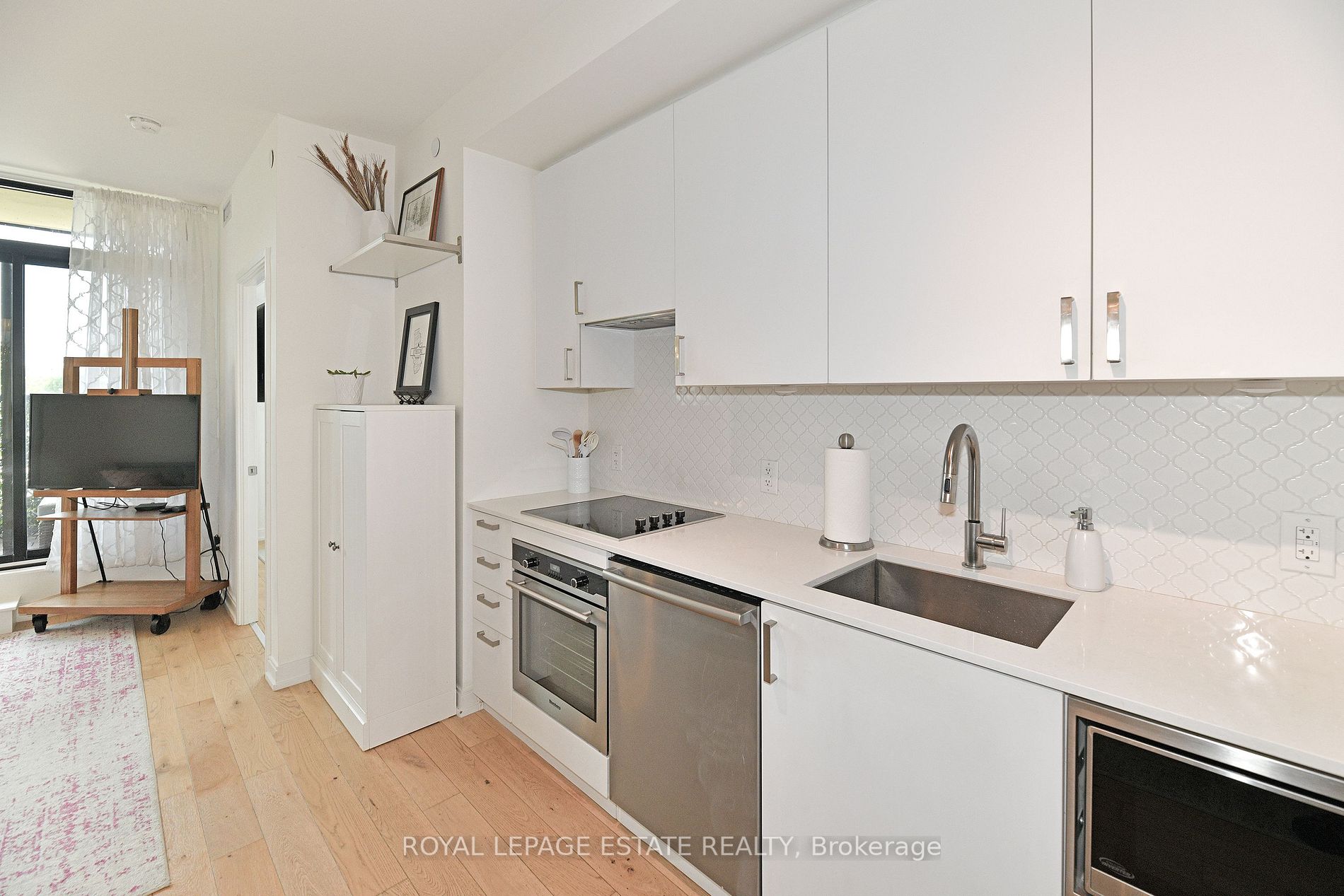 1100 Kingston Rd, #214