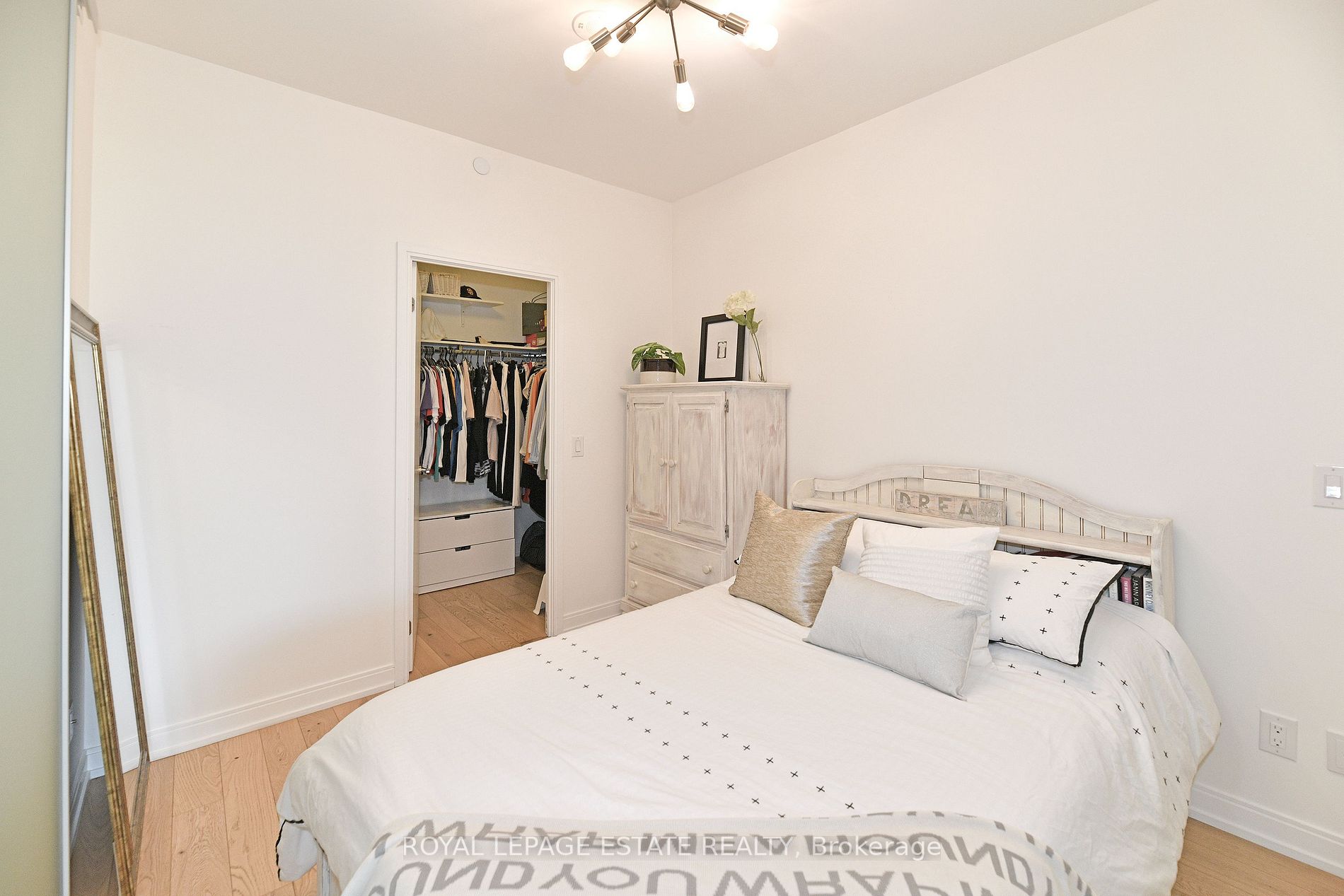 1100 Kingston Rd, #214