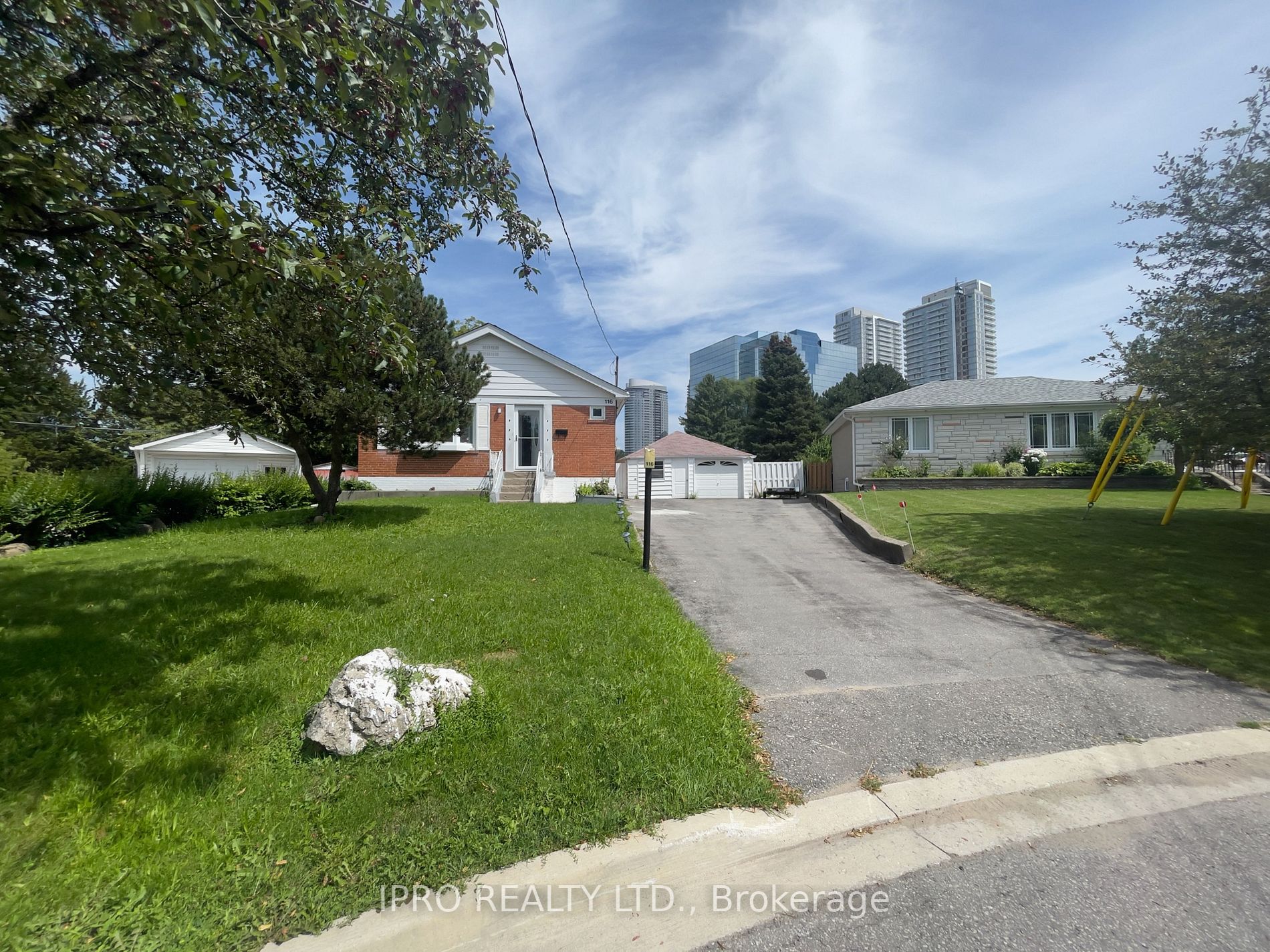 116 Earlton Rd E, #Main