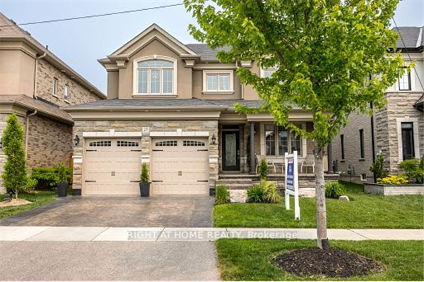 25 Charterhouse Dr N, Whitby