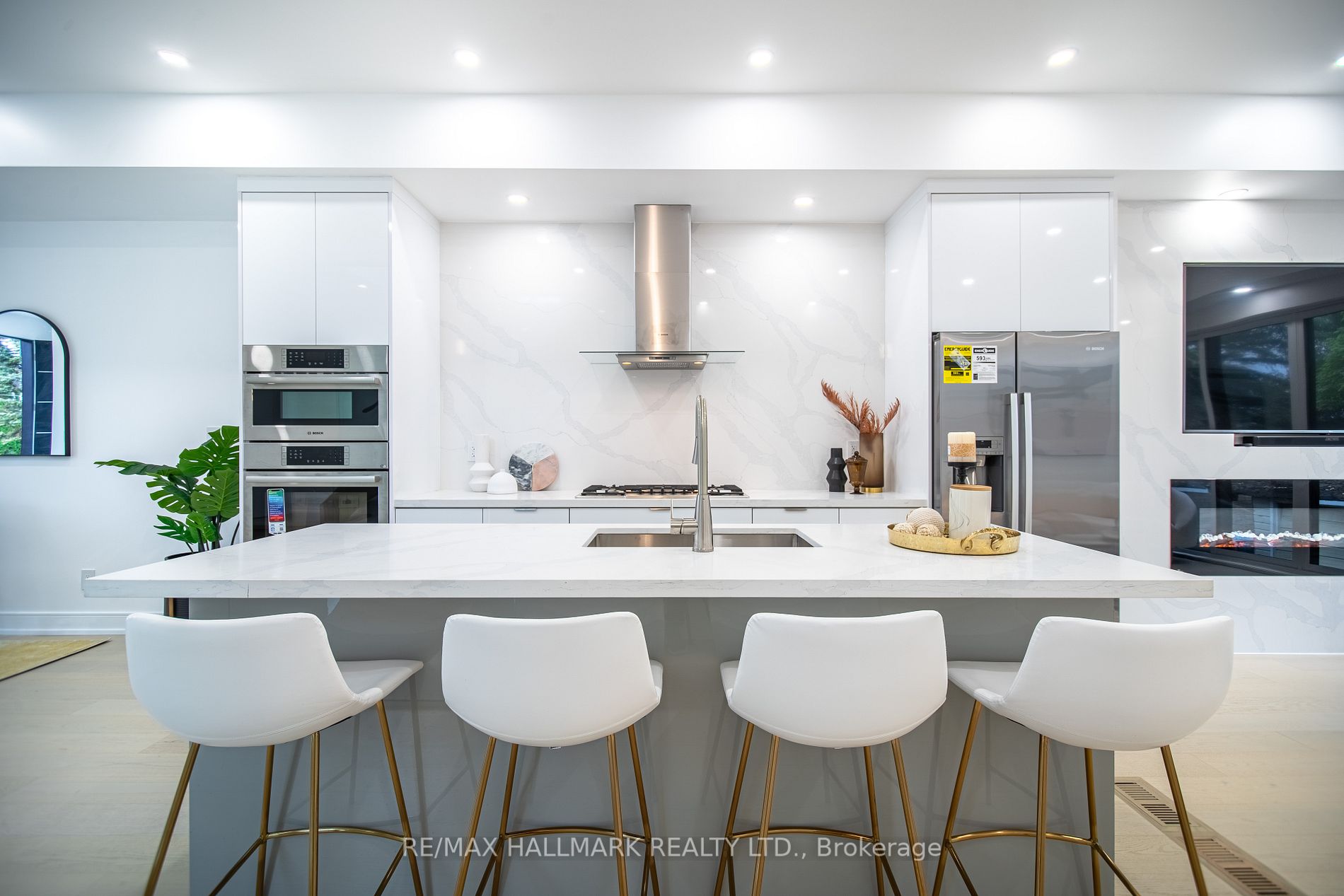 168 Oak Park Ave