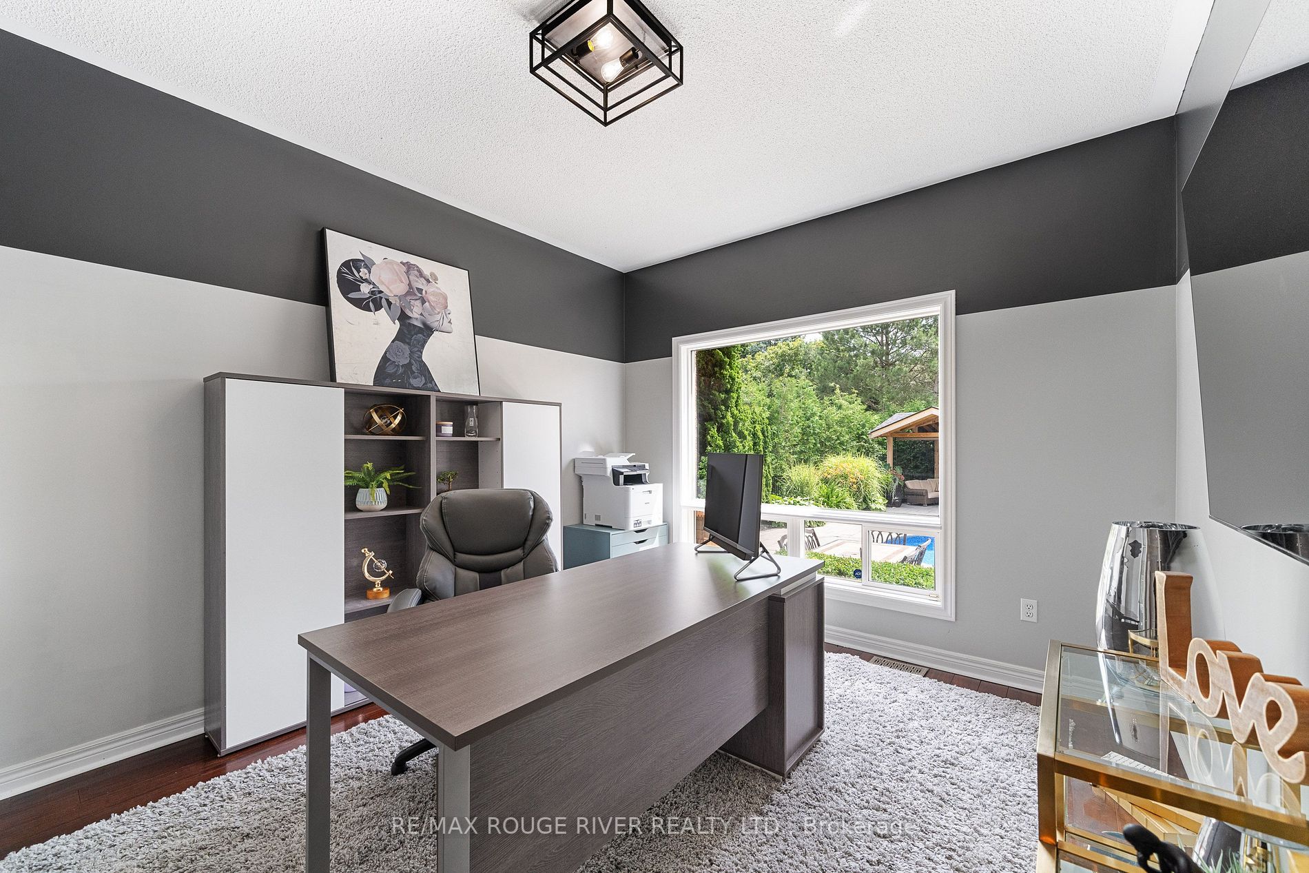 2353 Canterbury Cres