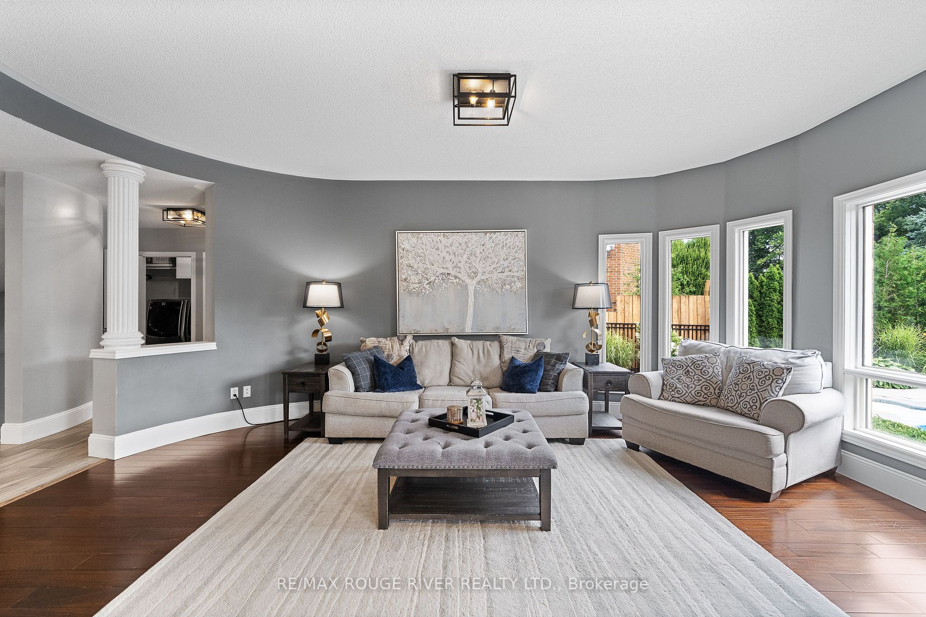 2353 Canterbury Cres