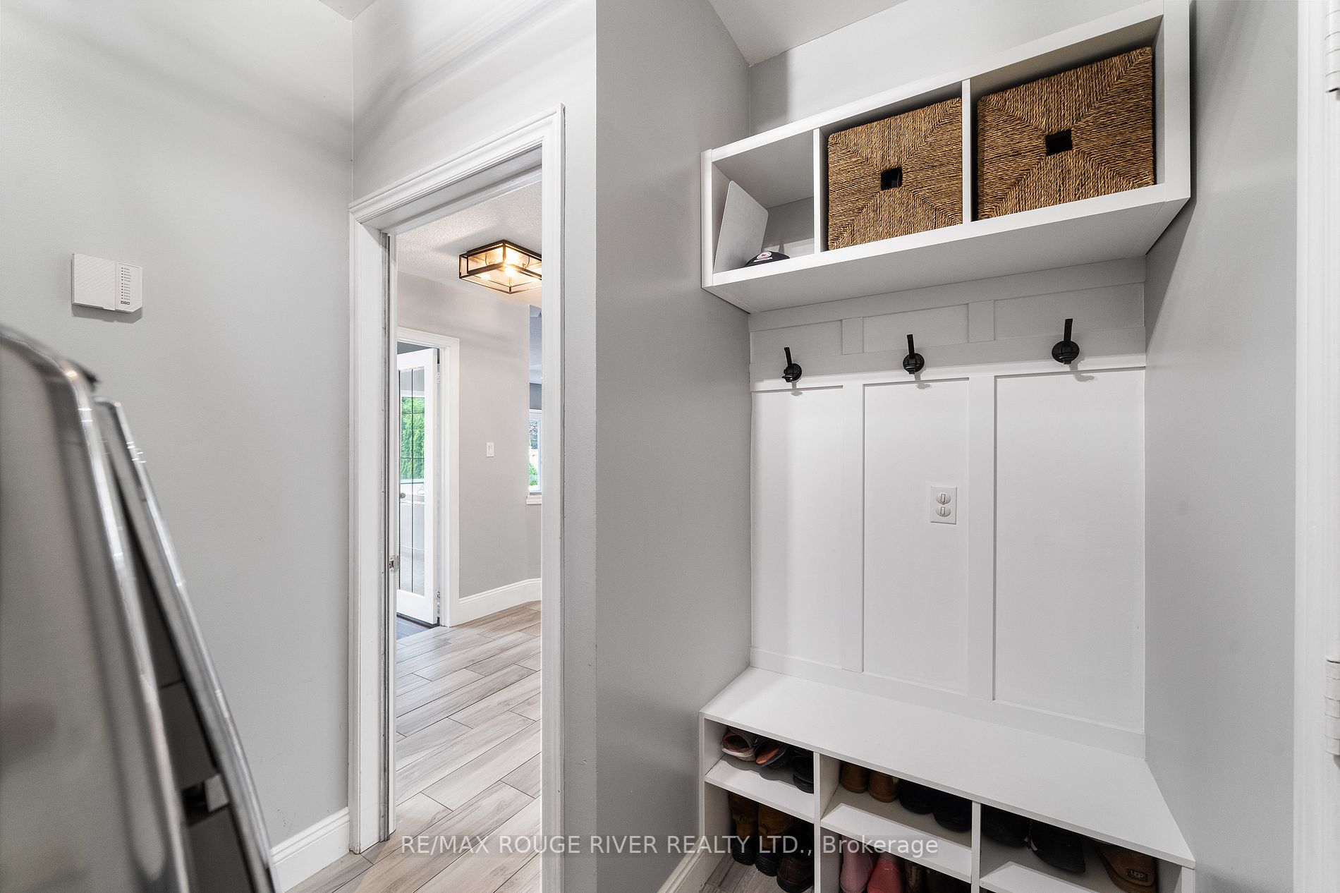 2353 Canterbury Cres