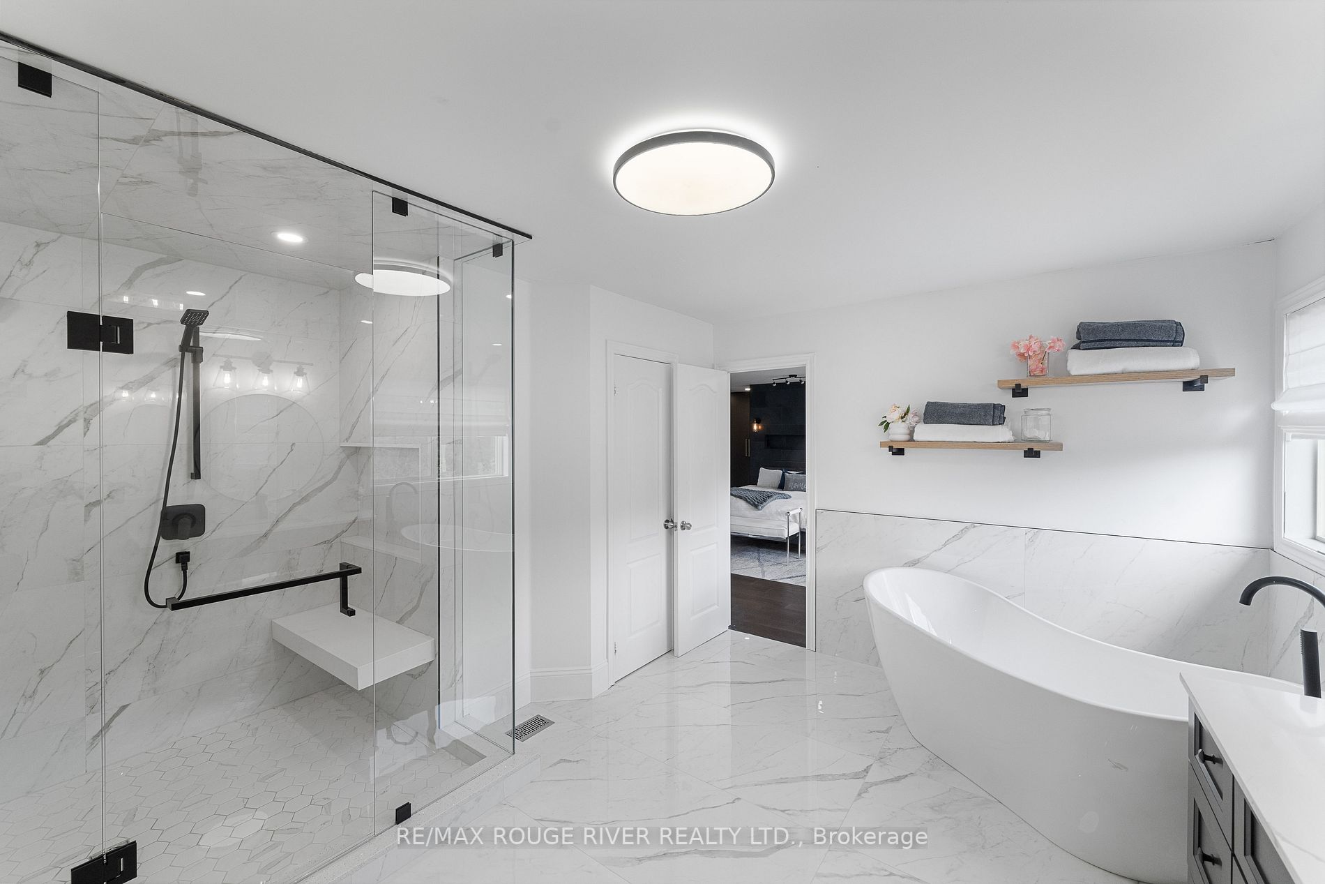 2353 Canterbury Cres
