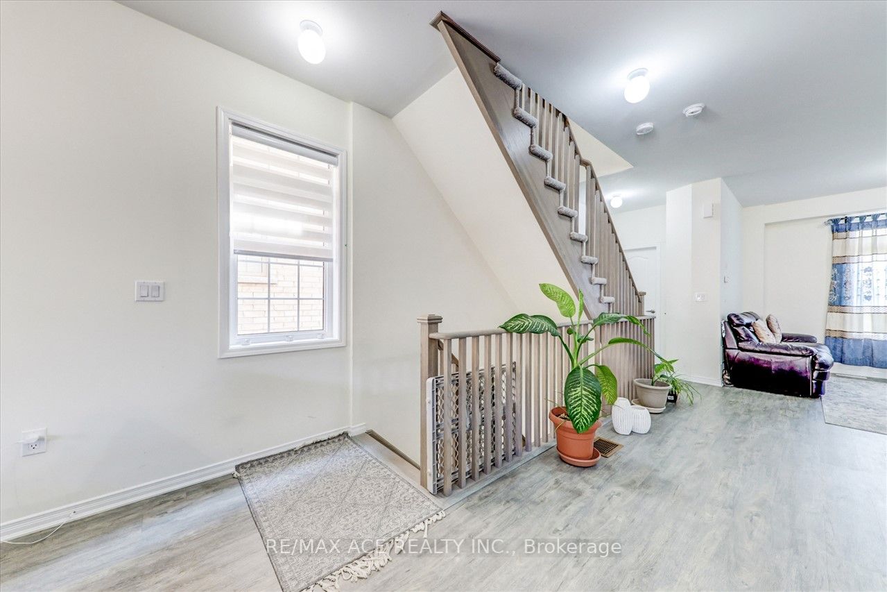 8 Healthcote Lane