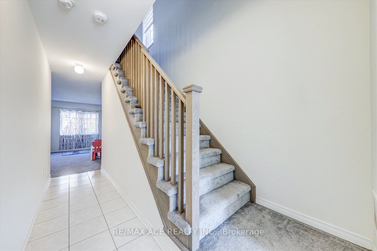8 Healthcote Lane