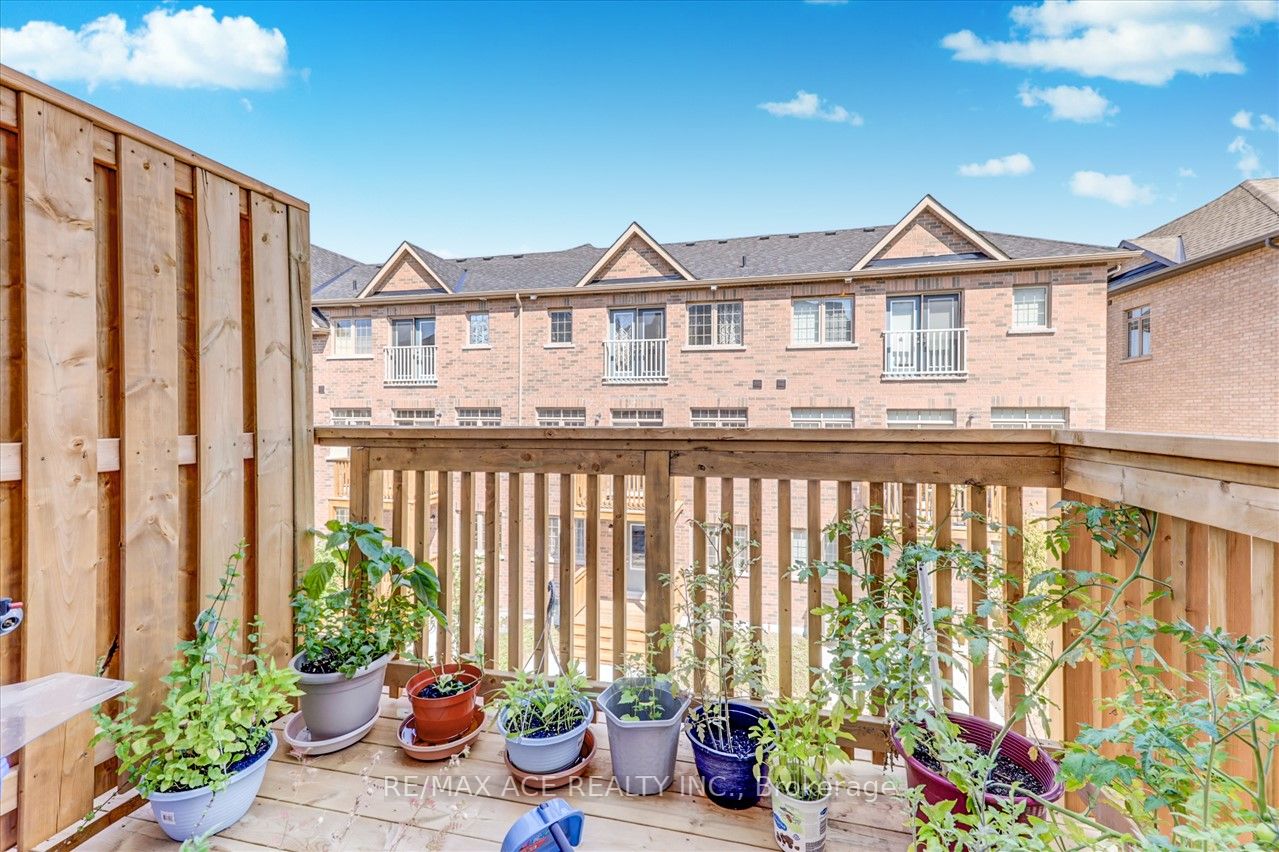 8 Healthcote Lane