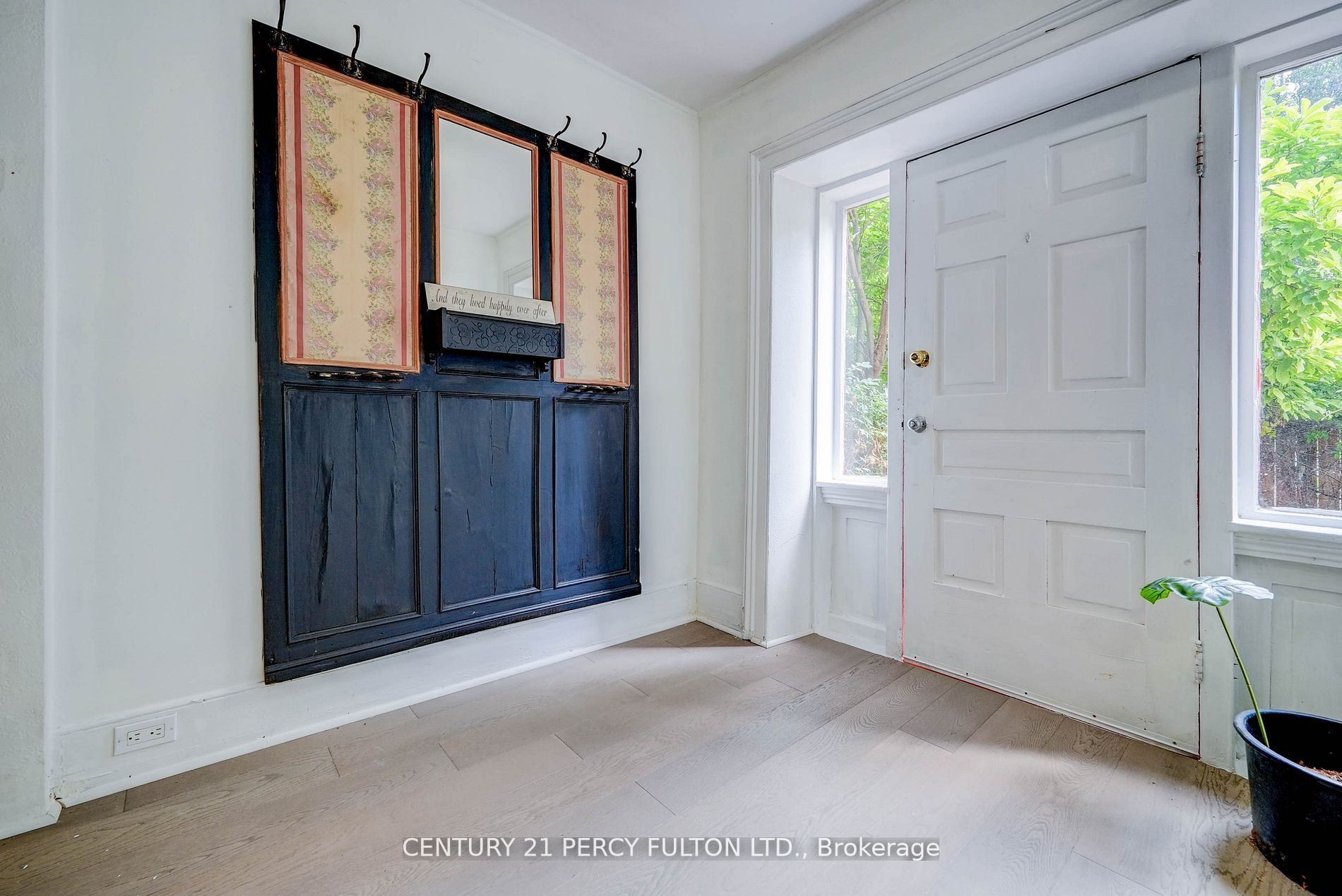 2319 Wildwood Cres