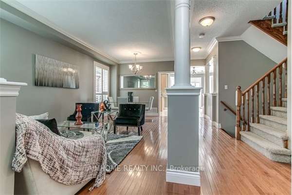 5 Princeton Crt, Whitby
