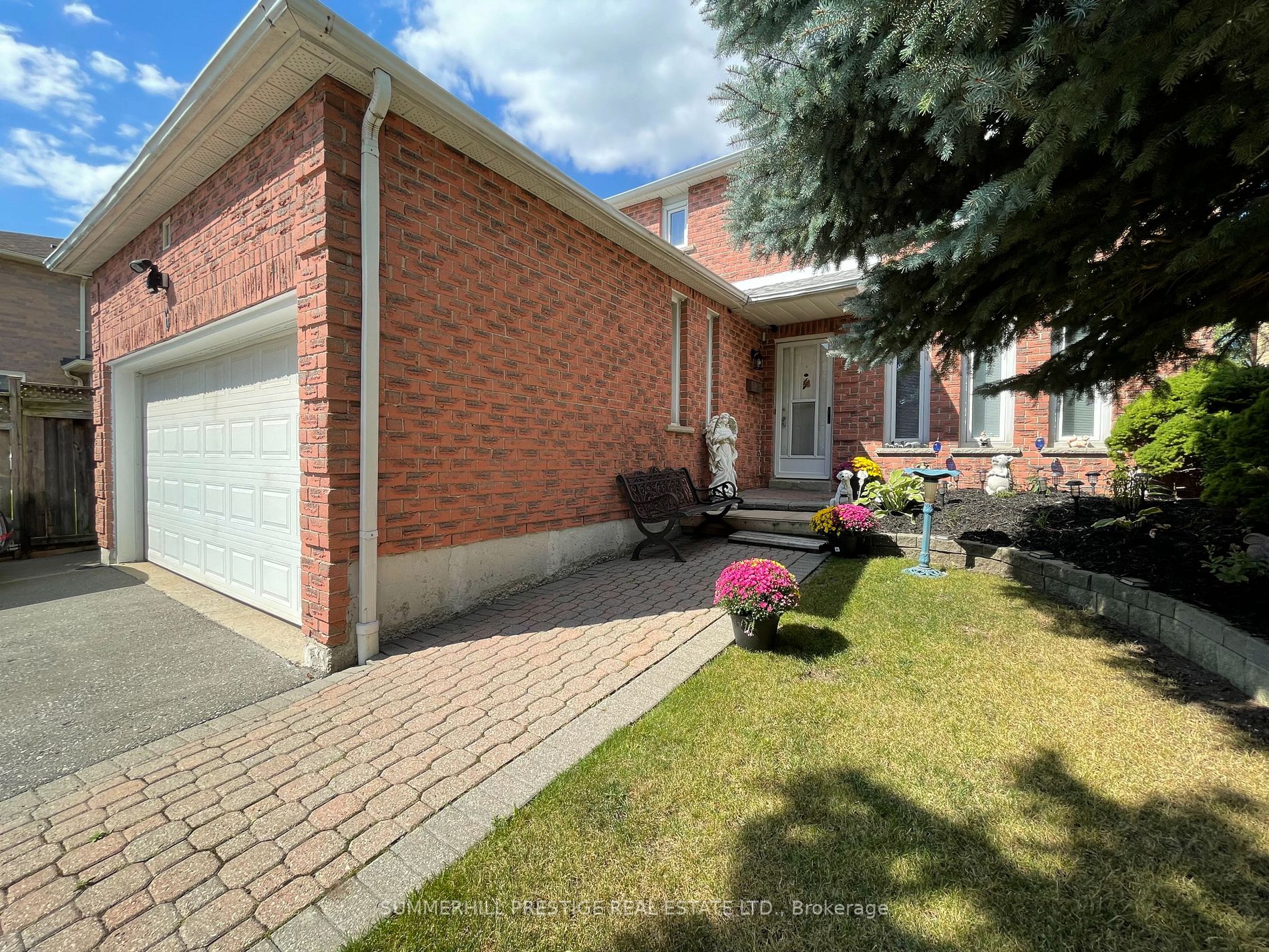 6 Gurr Crescent