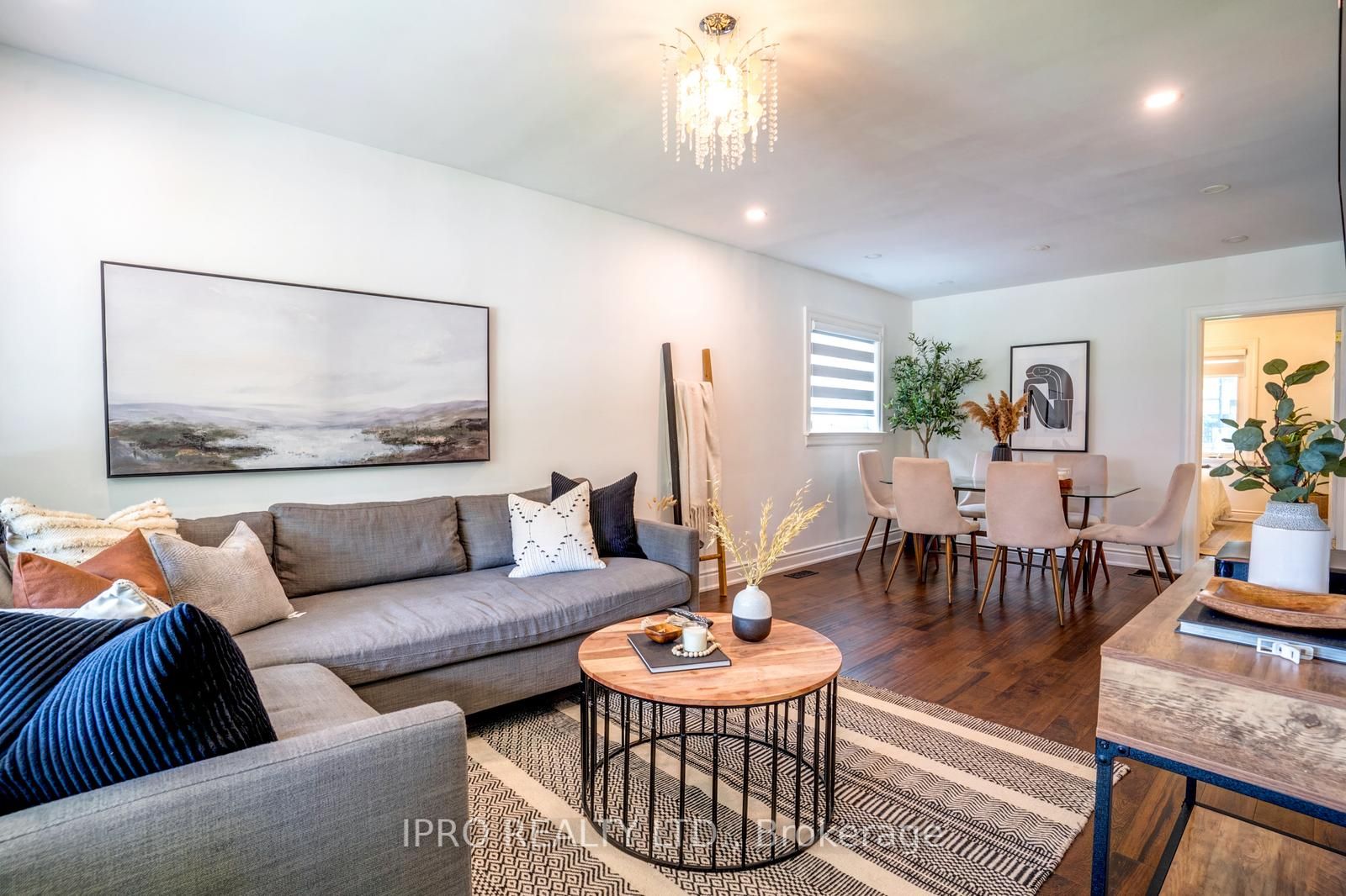 208 Westview Blvd