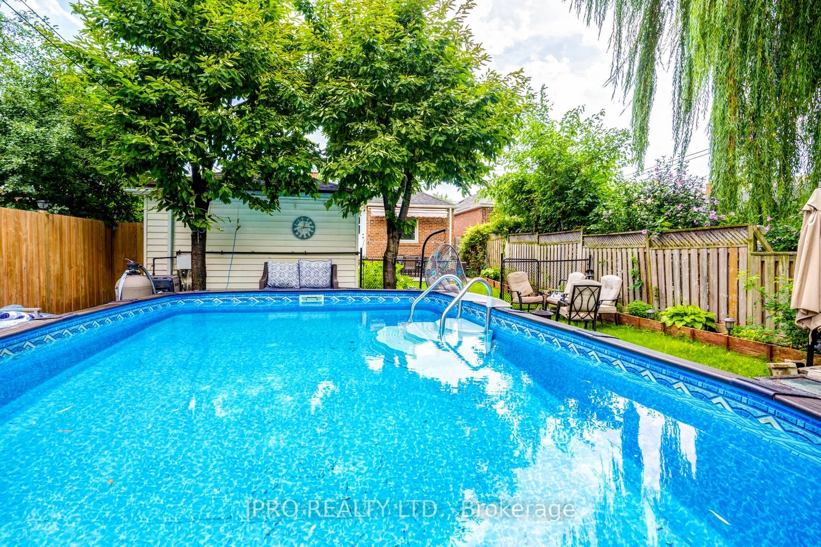208 Westview Blvd