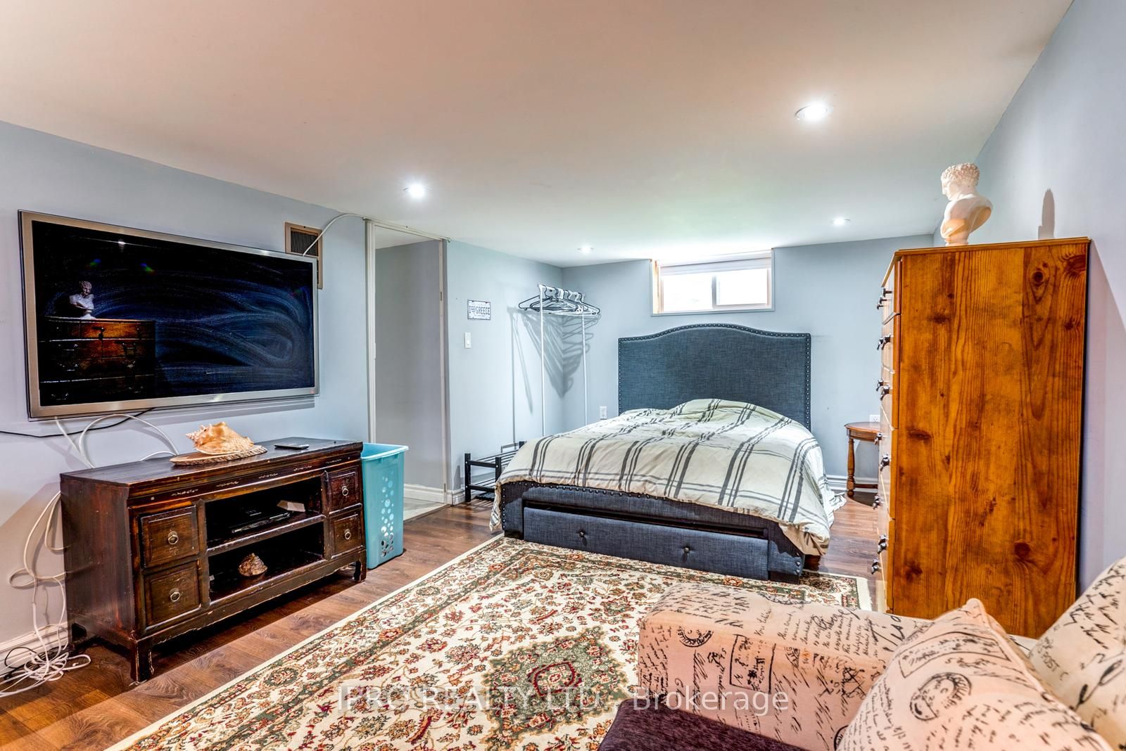 208 Westview Blvd