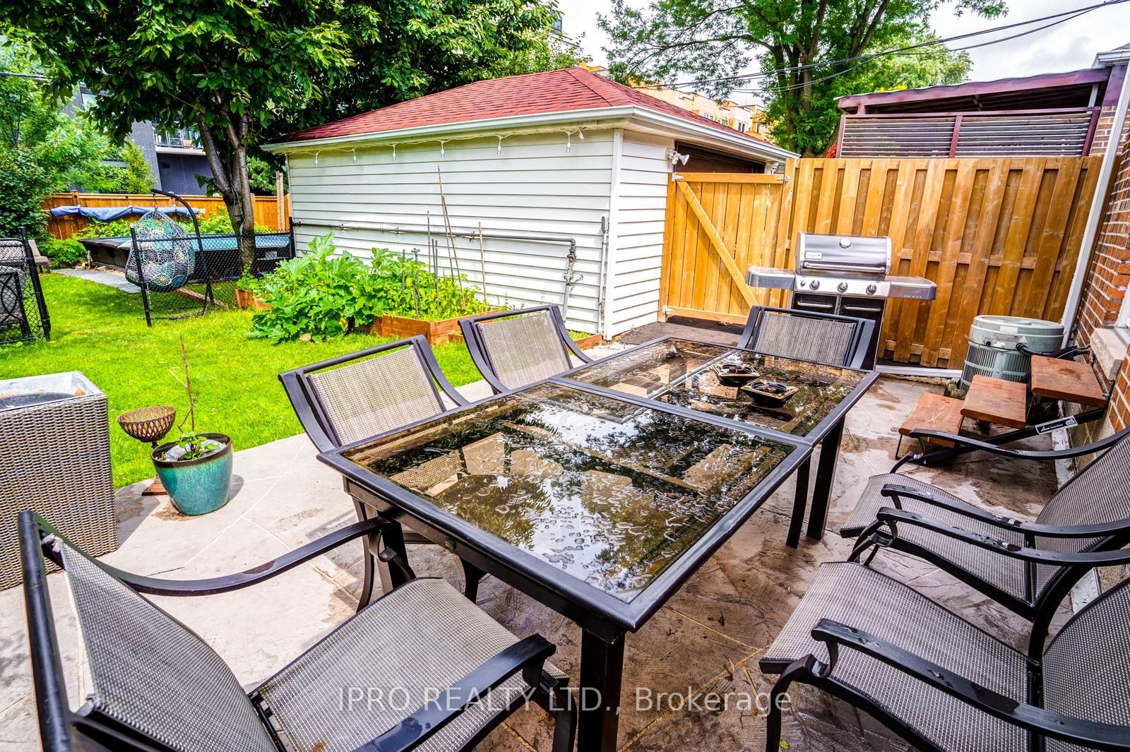 208 Westview Blvd