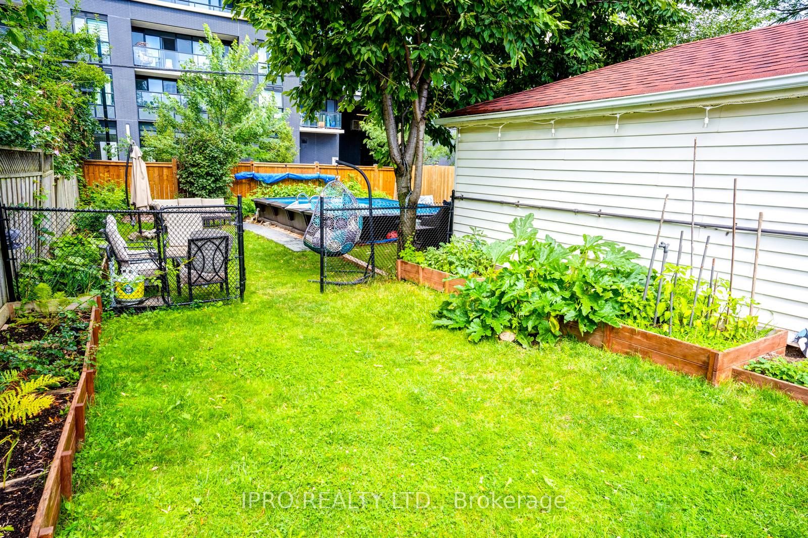 208 Westview Blvd
