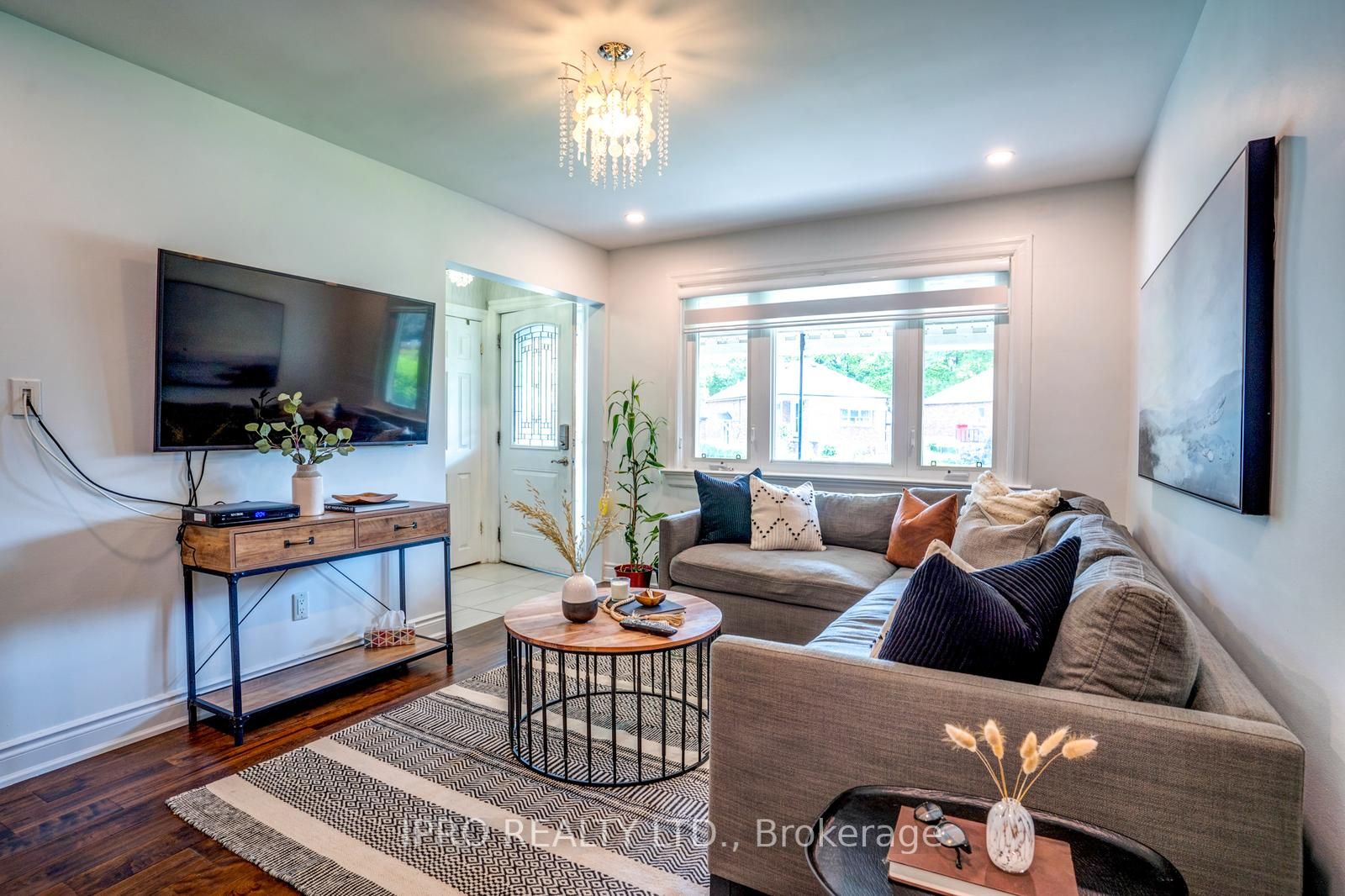 208 Westview Blvd