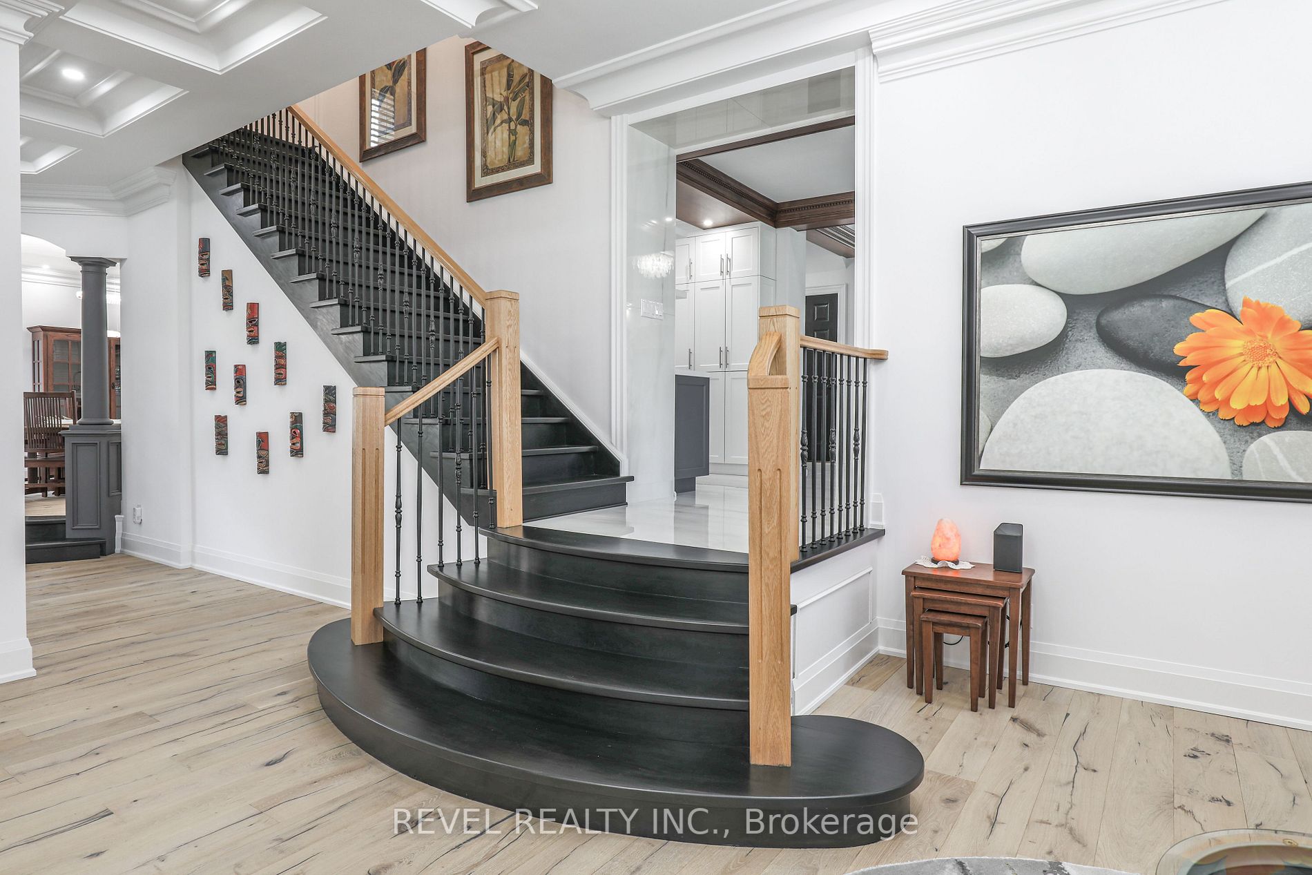 134 Front Street E