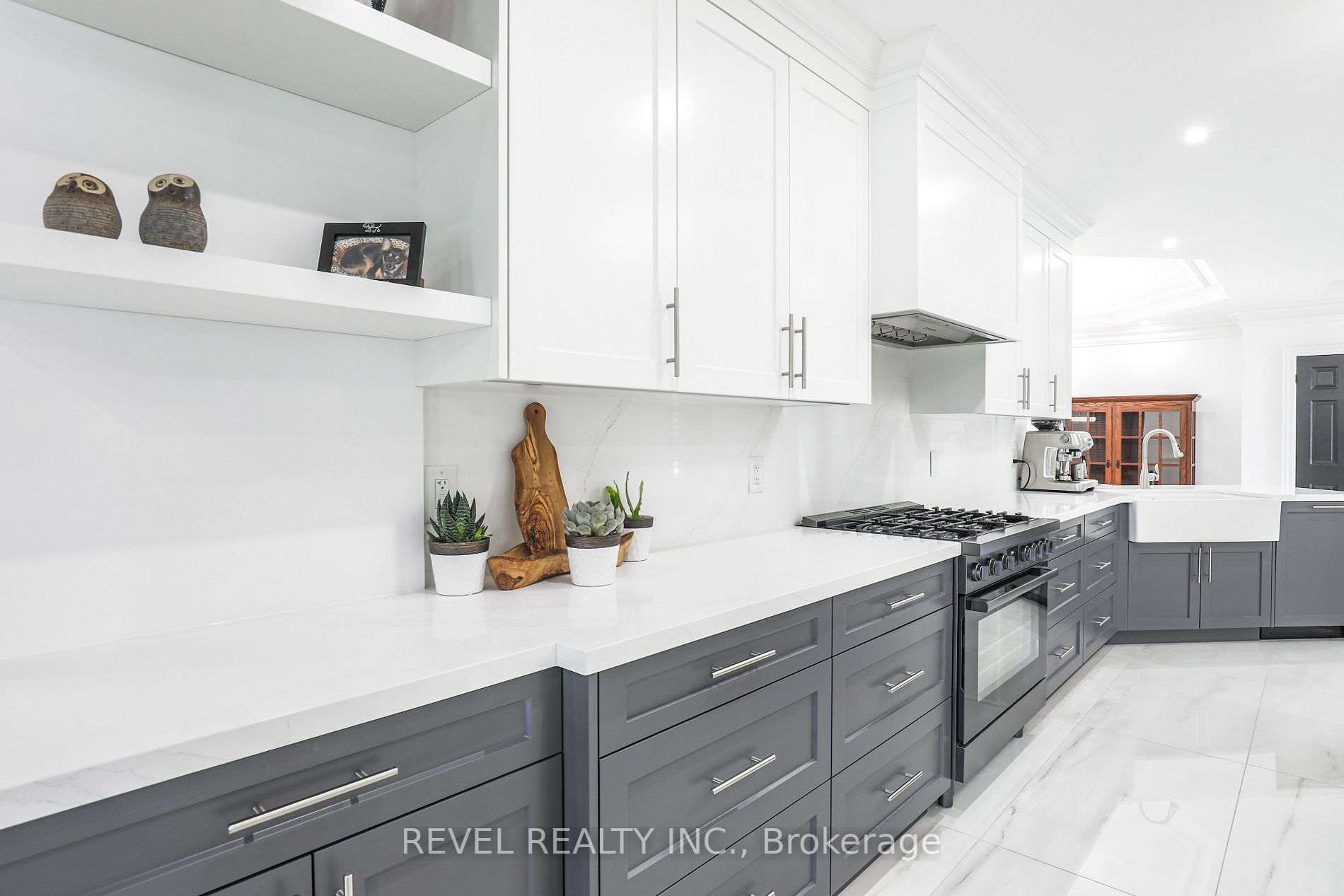 134 Front Street E