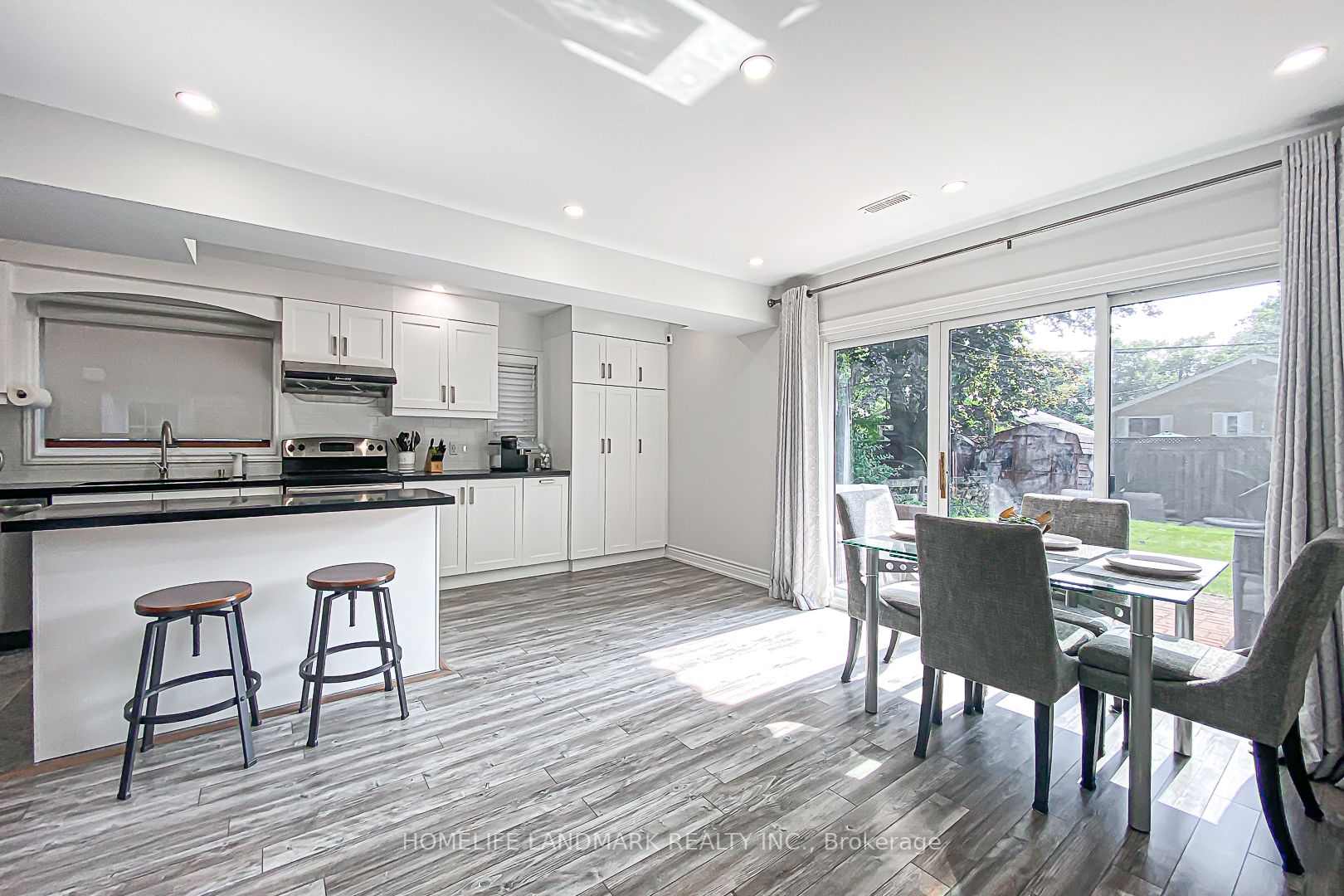34 Munson Cres