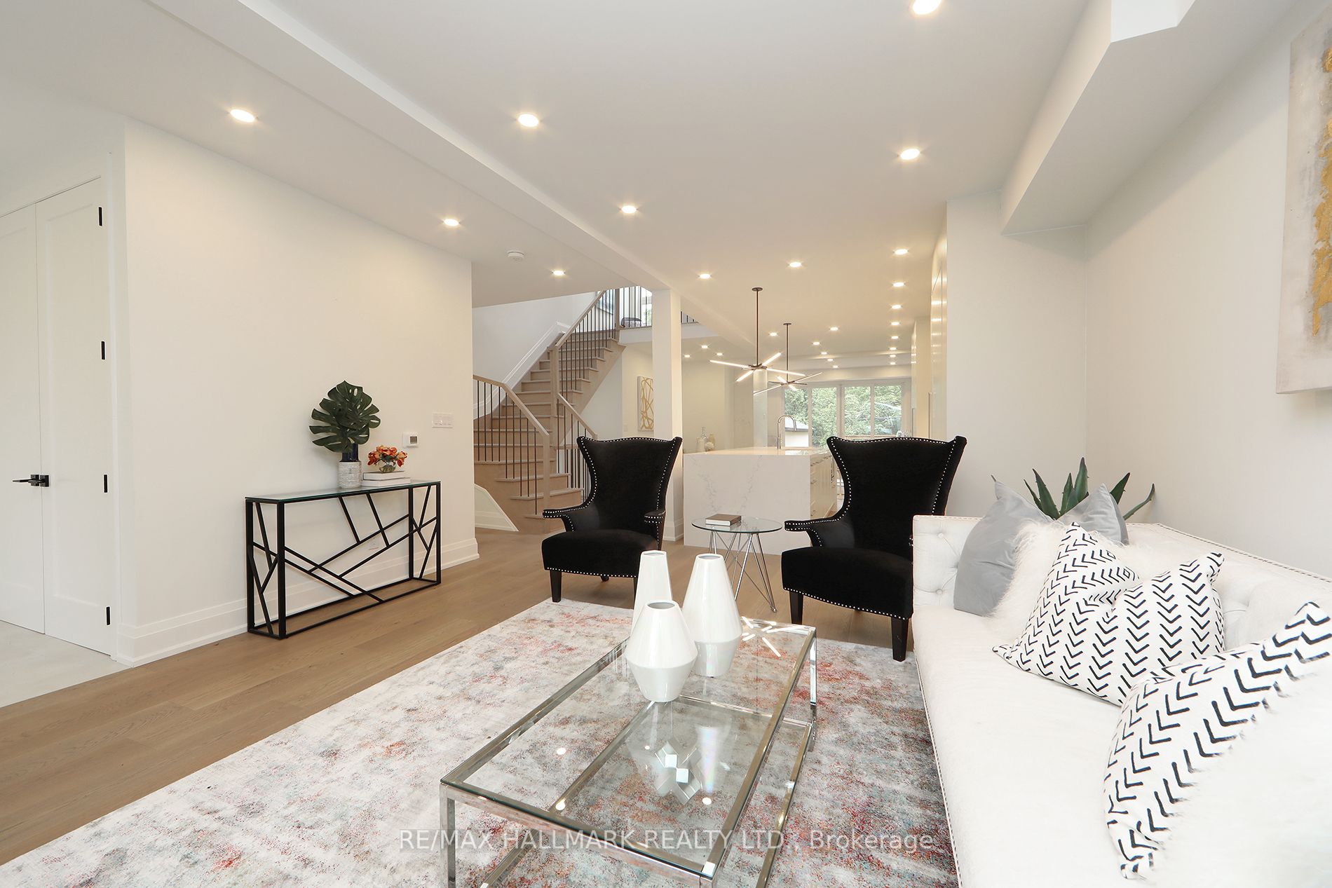27 Hunter St