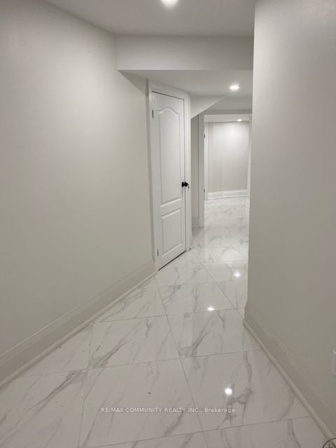 1692 Shade Master Drive