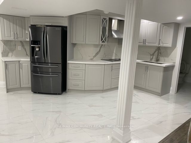 1692 Shade Master Drive