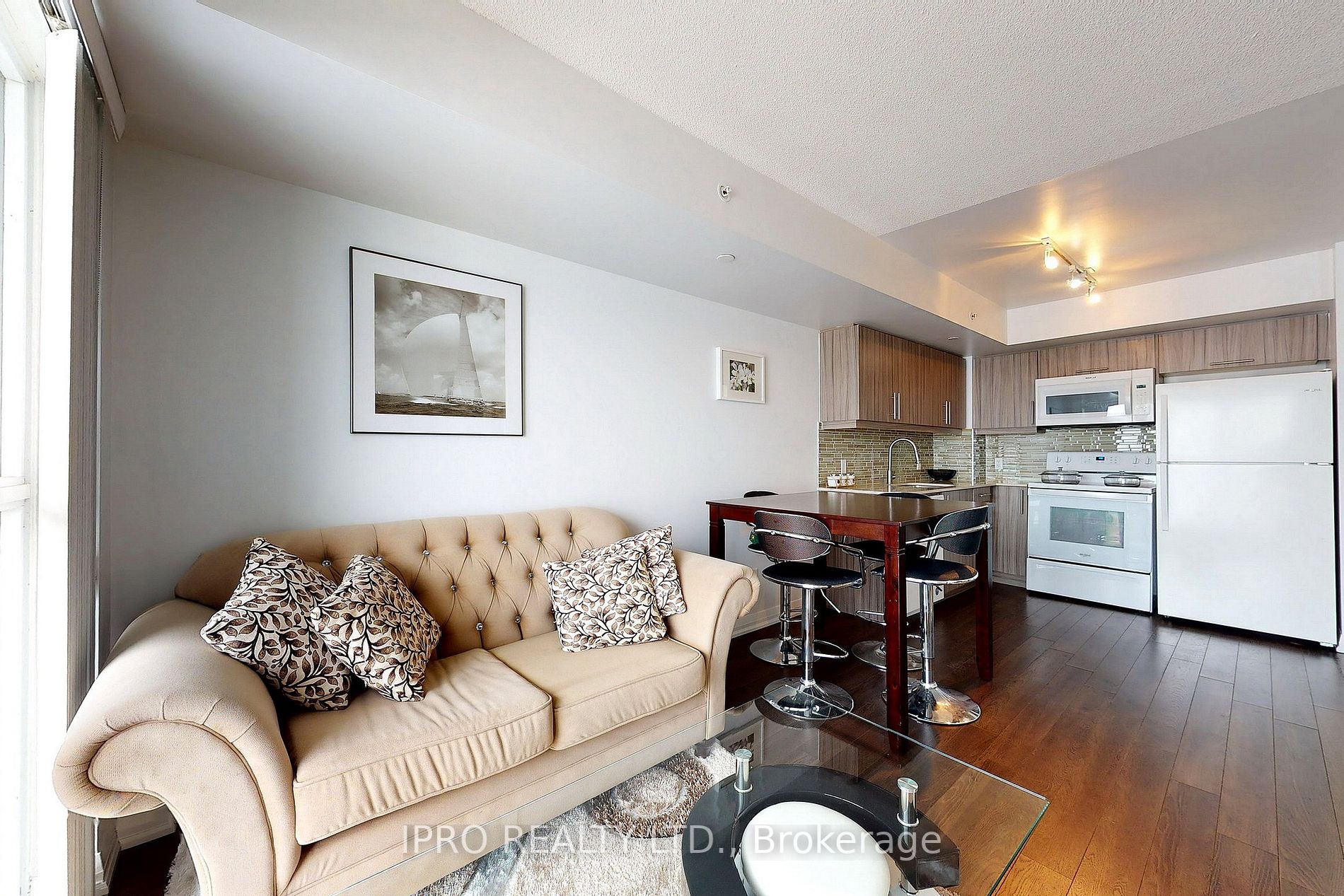 30 Meadowglen Pl, #515
