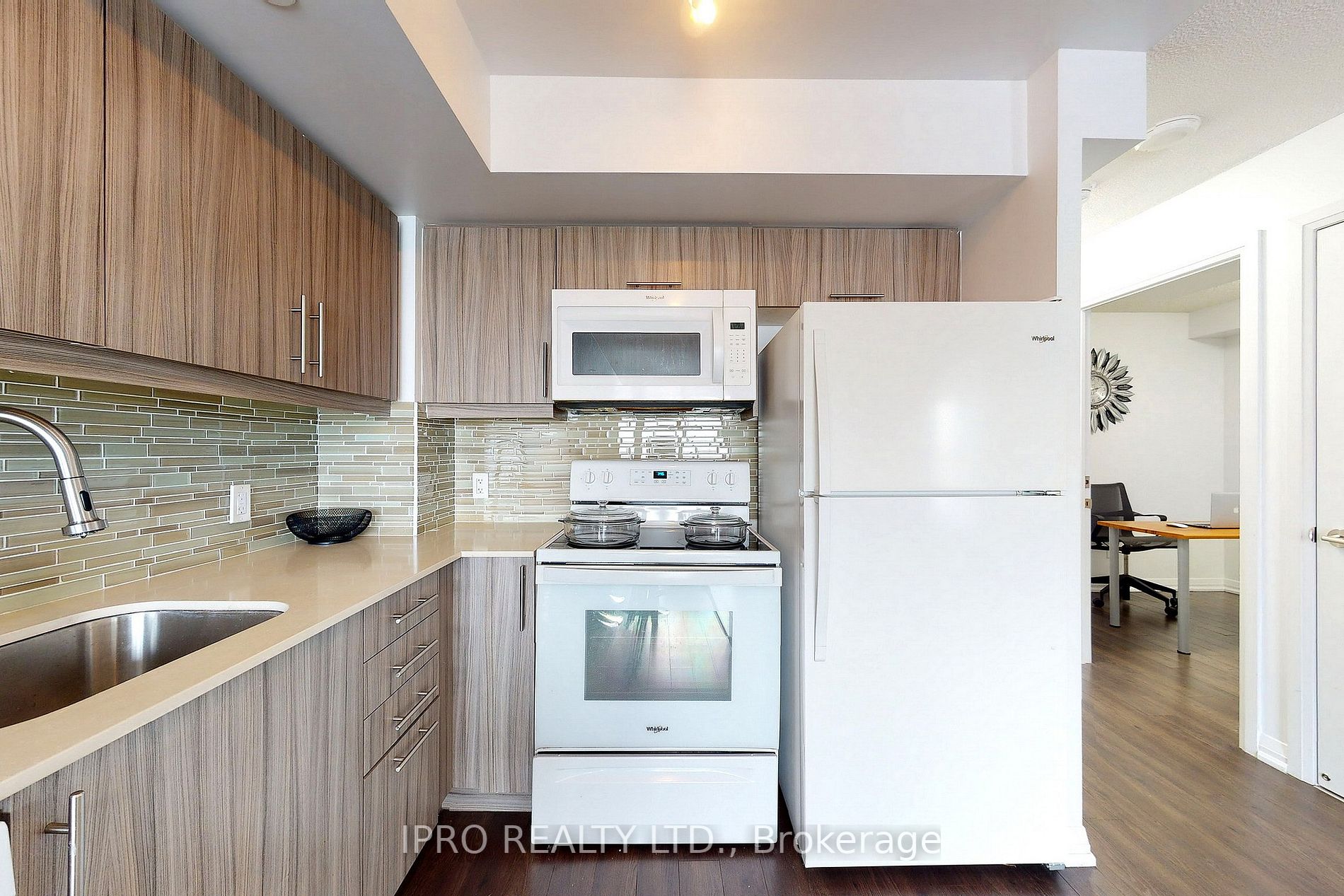 30 Meadowglen Pl, #515