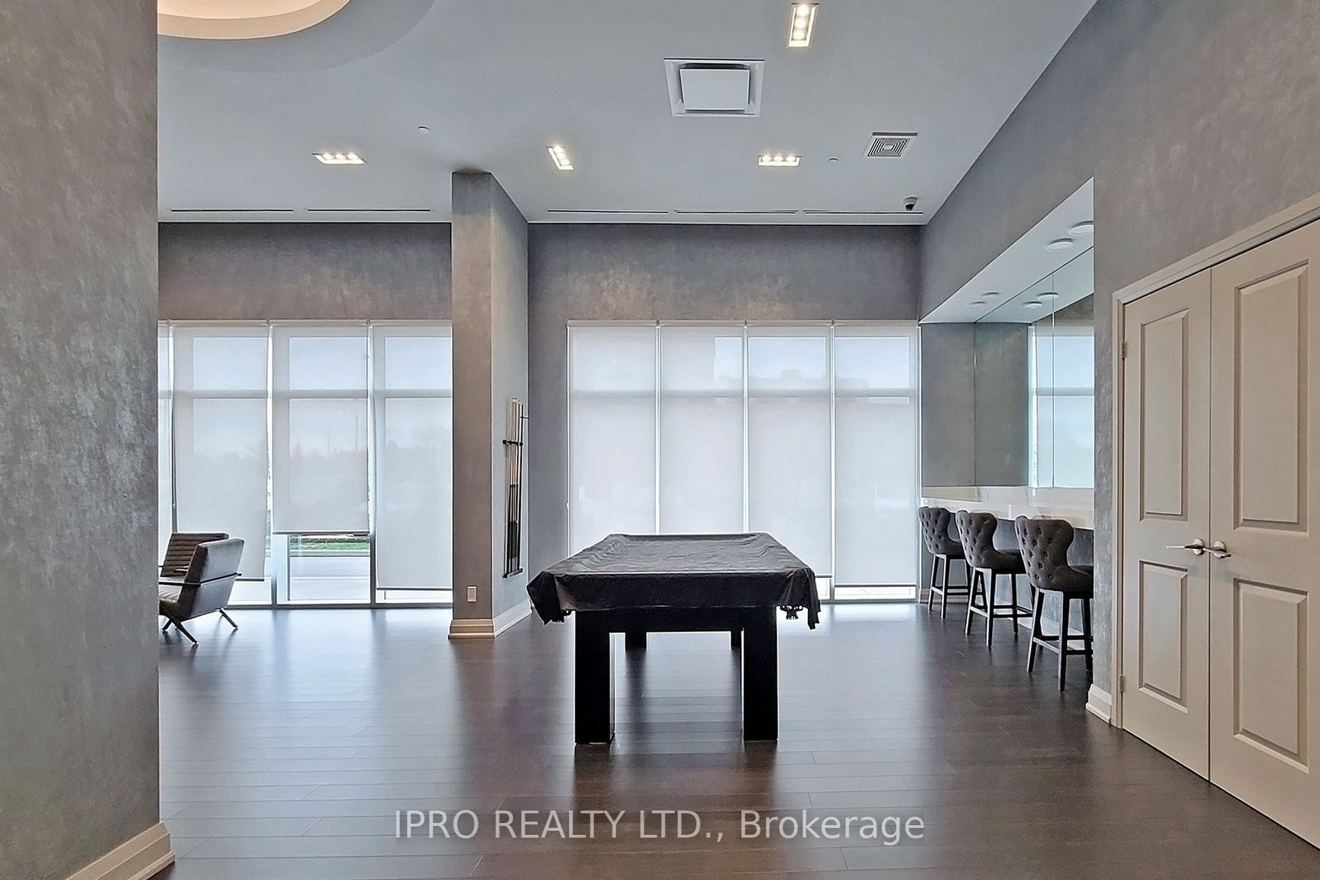 30 Meadowglen Pl, #515