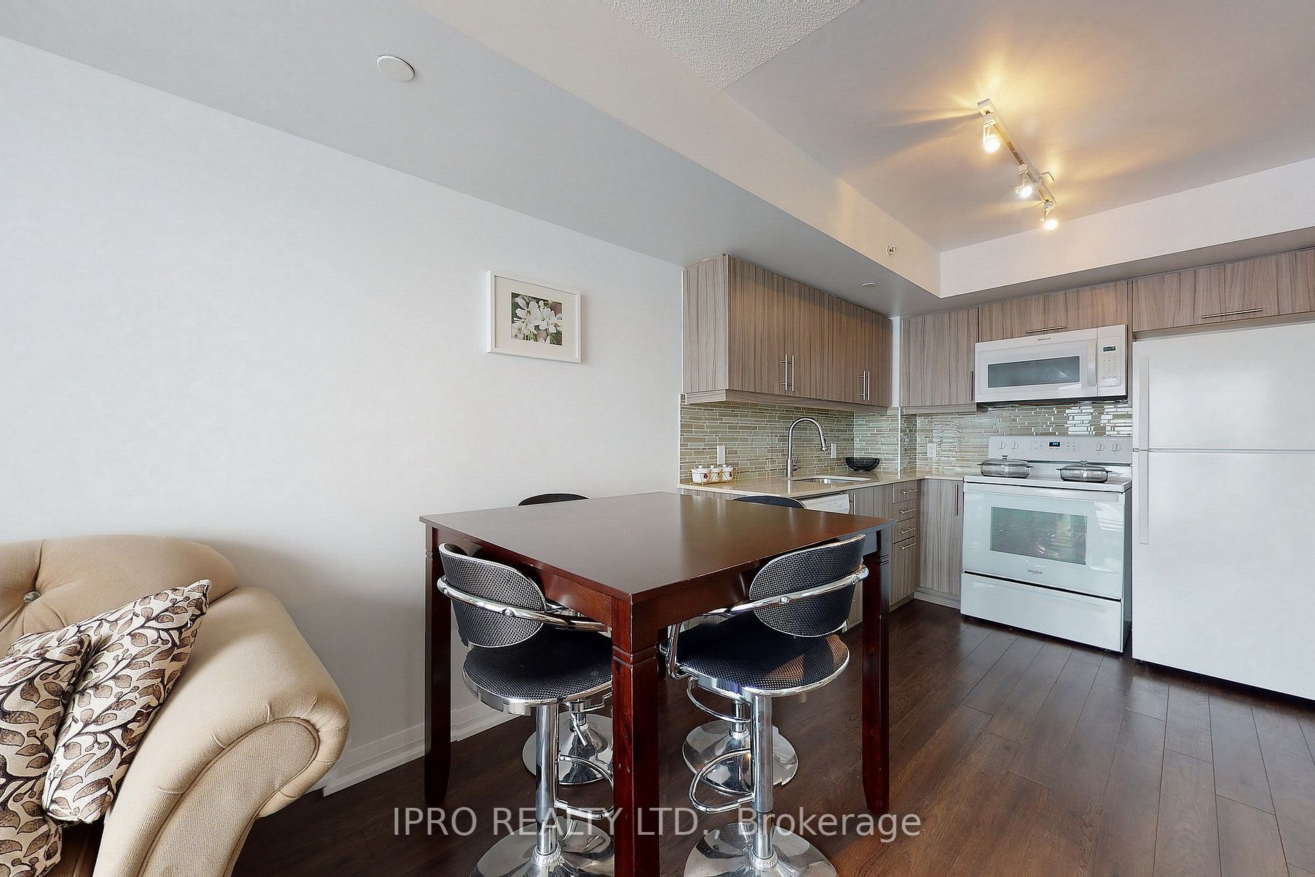 30 Meadowglen Pl, #515