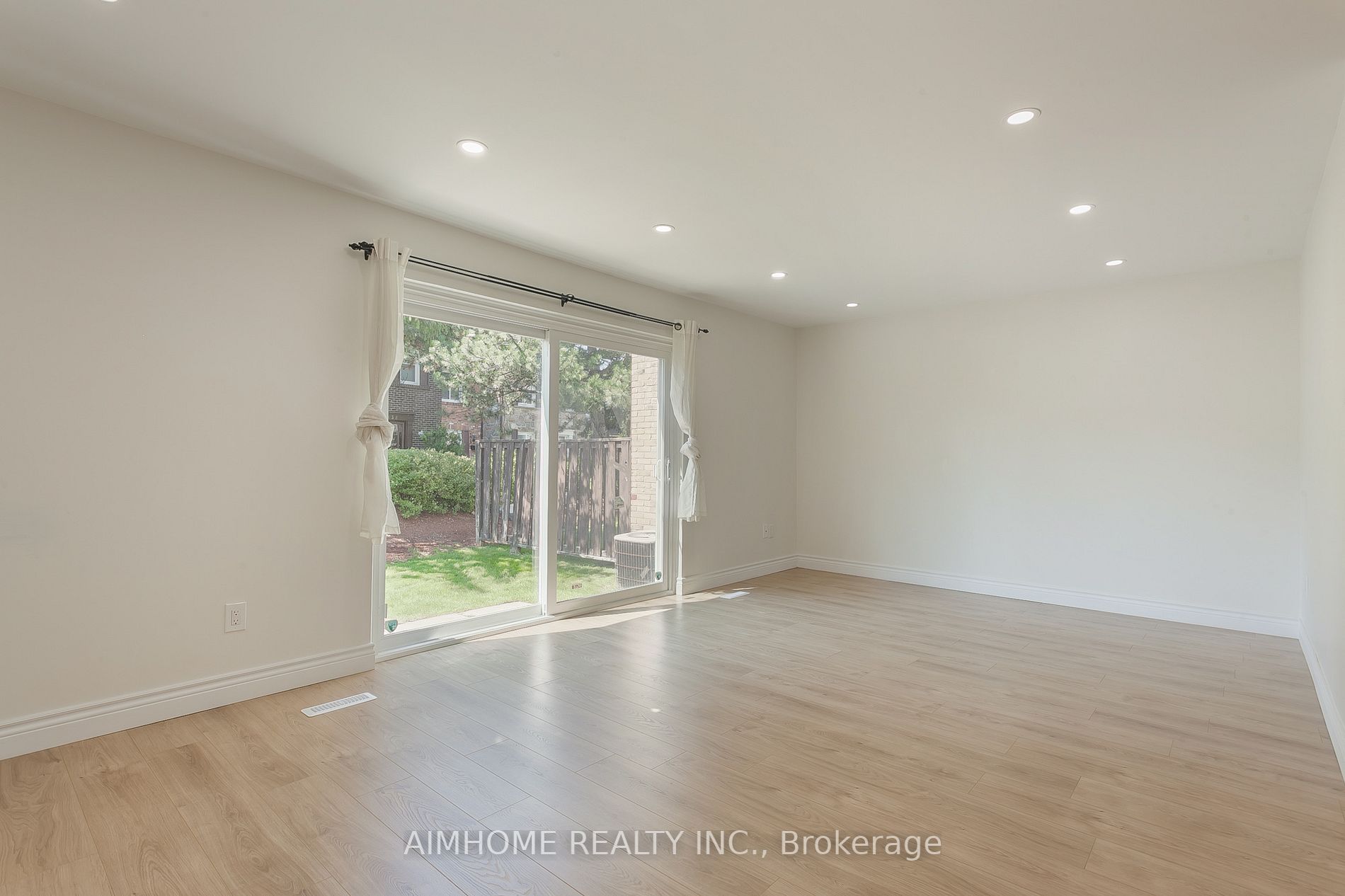 150 Palmdale Dr, #20