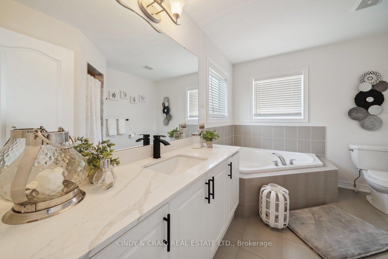 26 Henry Smith Ave