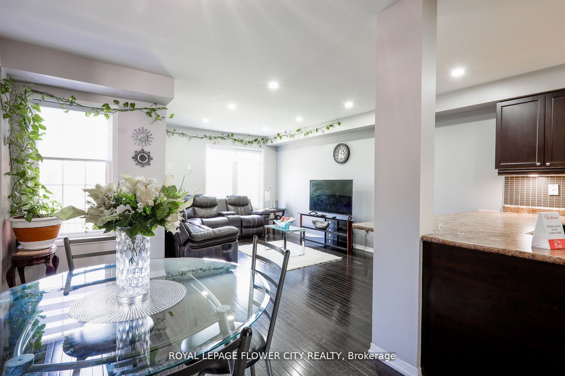 42 Lander Cres