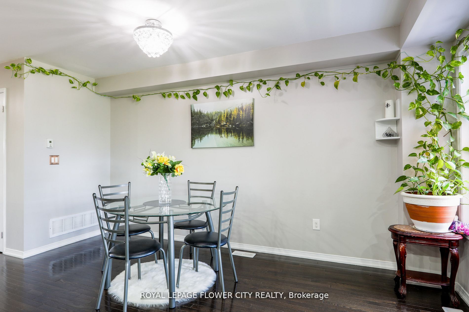 42 Lander Cres