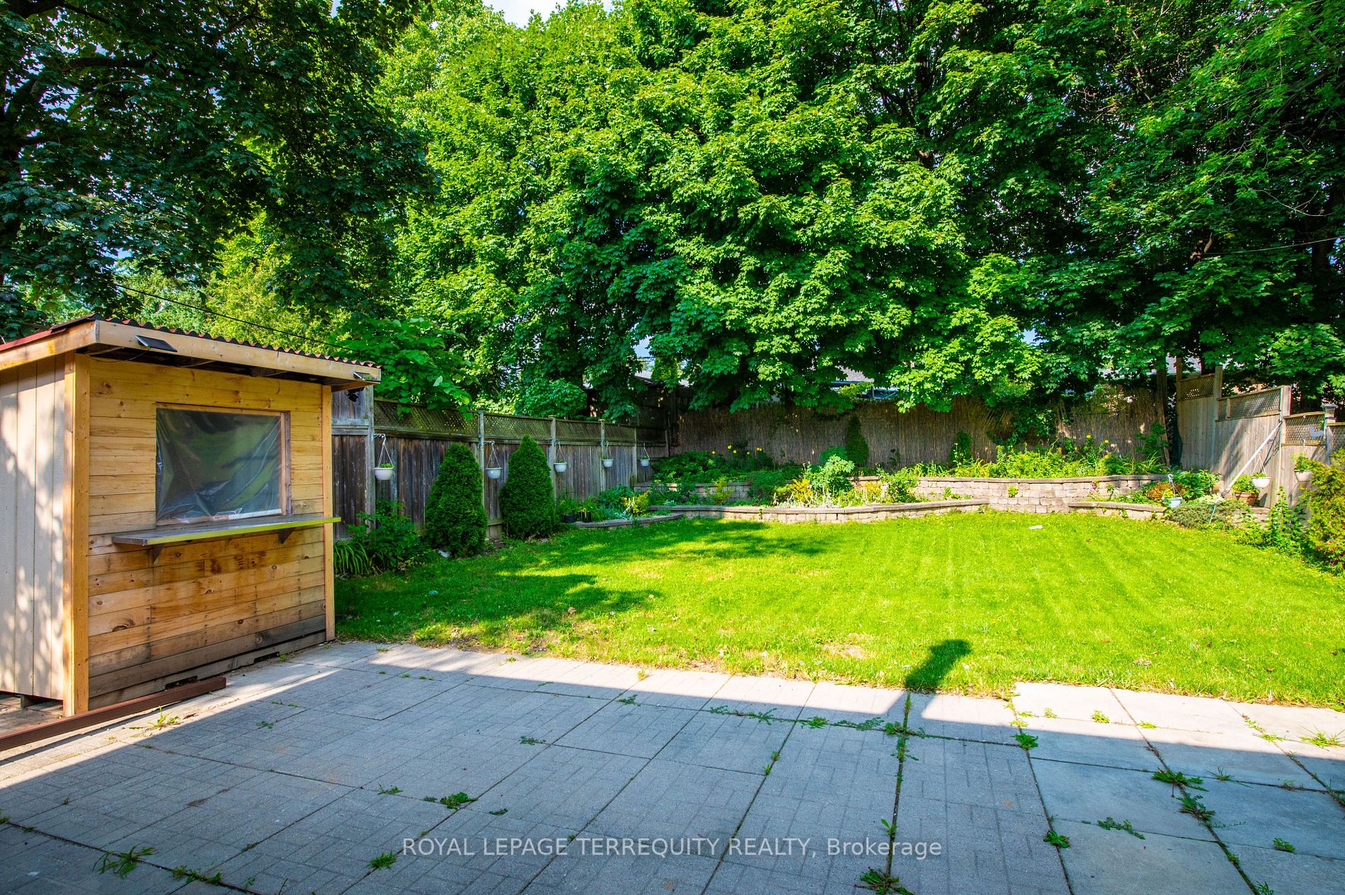 15 Point Grey Cres